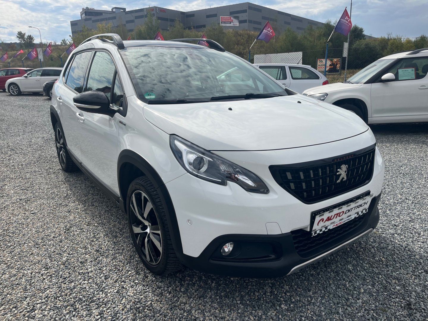 Peugeot 2008, 1.2 PT GT - fotka 4