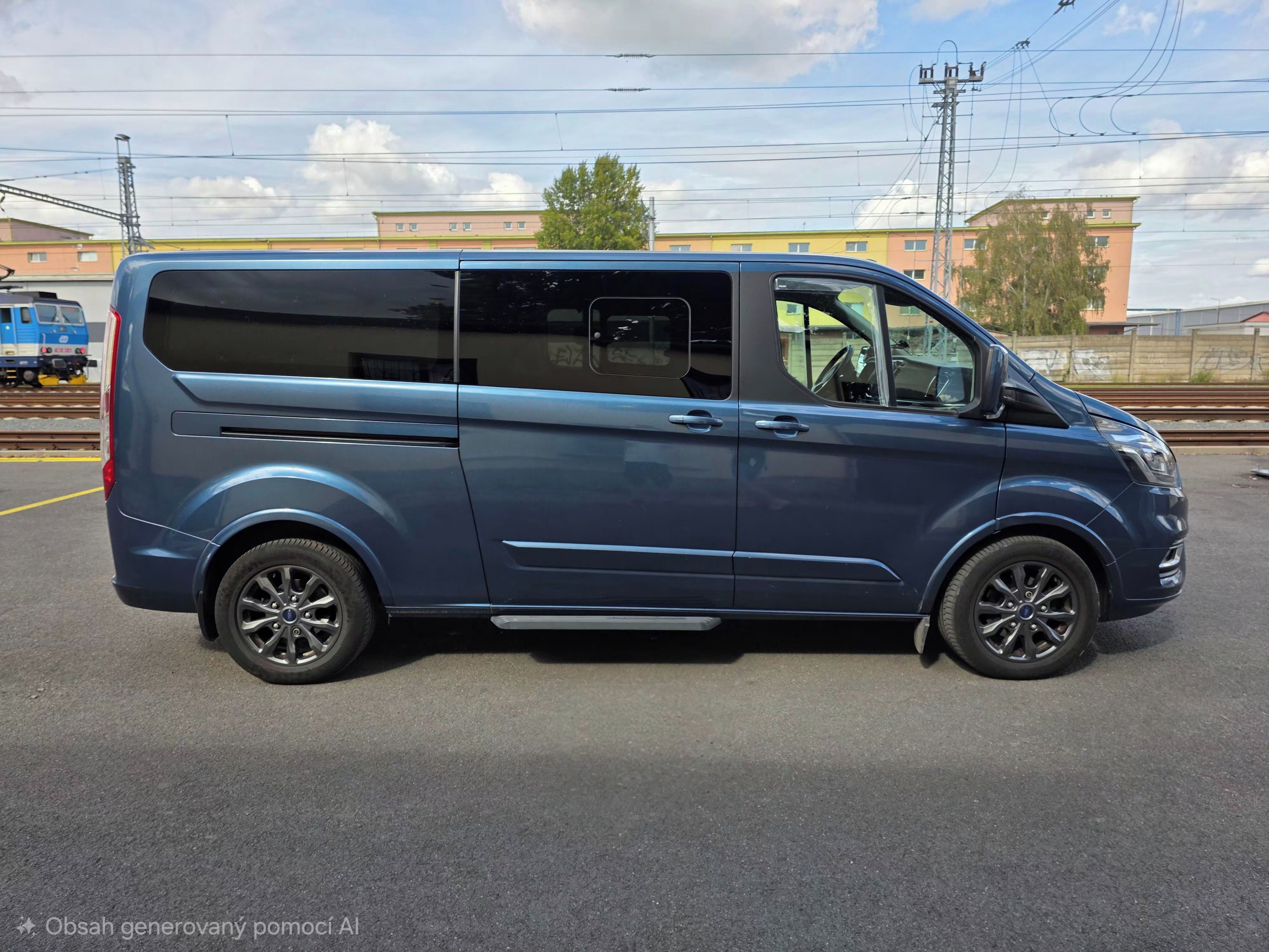 Ford Tourneo Custom, 2.0 EcoBlue 125kW L2 TitaniumX - fotka 5