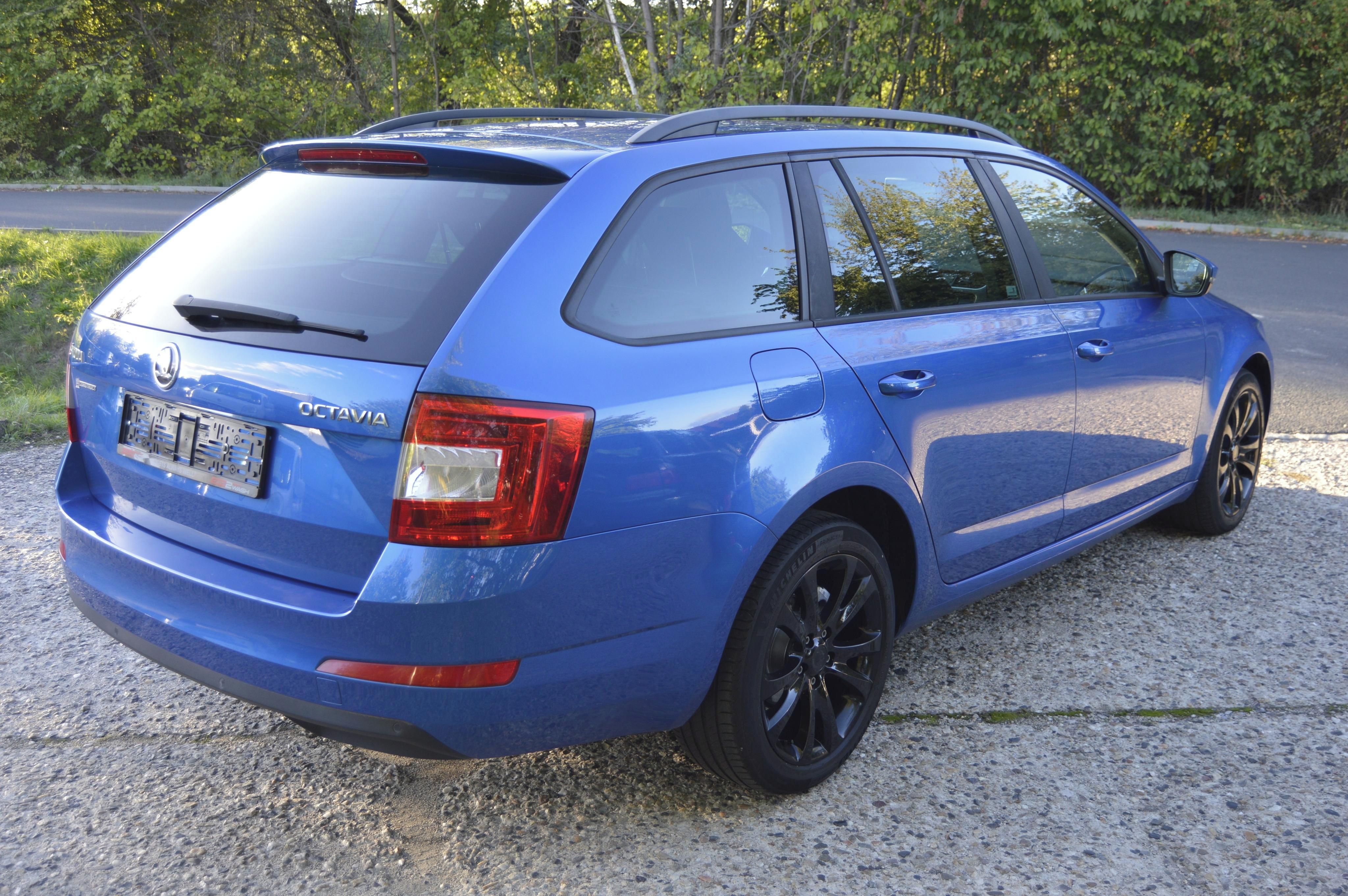 Škoda Octavia, 1.6 TDI 81 KW * SERVIS - SPORT - fotka 5