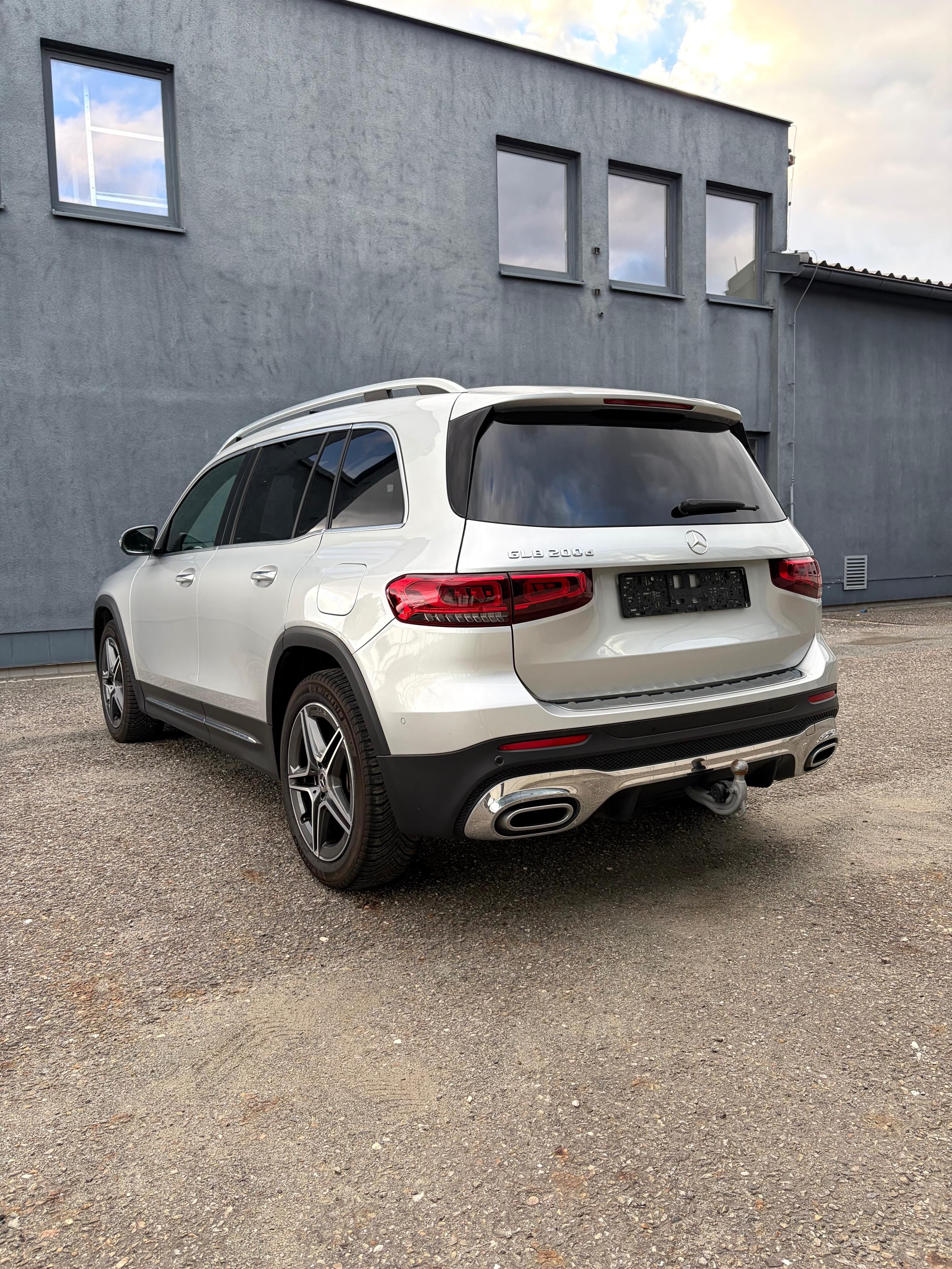 Mercedes-Benz GLB, 200d 110kw AMG LINE 7.MÍST - fotka 5