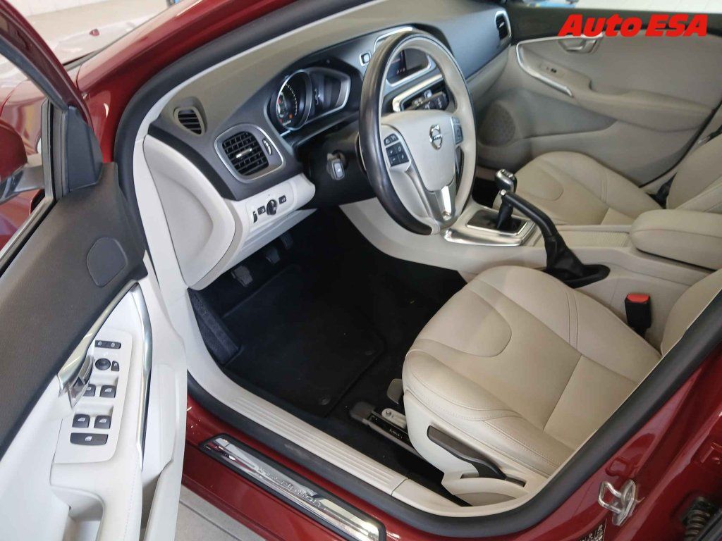 Volvo V40, 2.0d - fotka 3