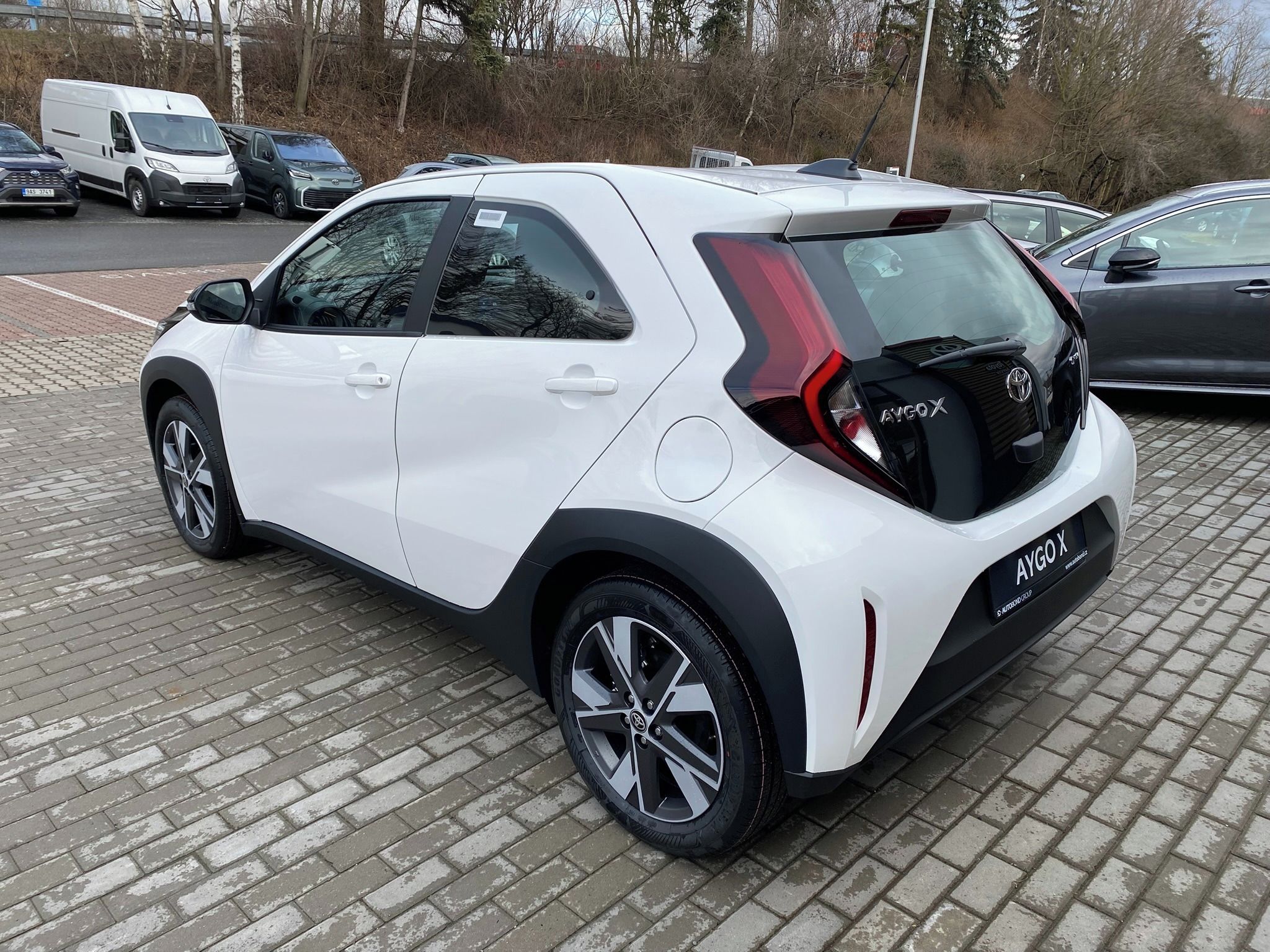 Toyota Aygo, 1.5 HEV COMFORT - fotka 4