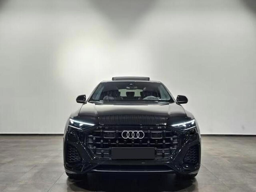 Audi Q8, 55 TFSI e quattro S Line Black - fotka 6