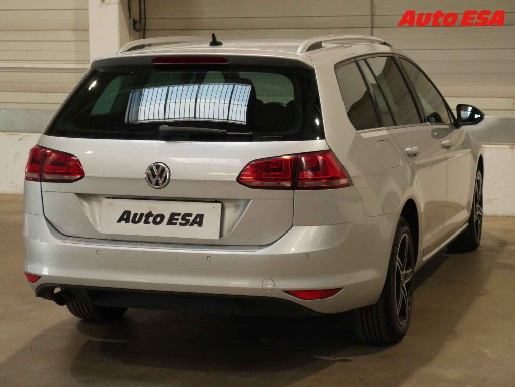 Volkswagen Golf, 1.6TDI,ČR,navi,autoAC - fotka 6