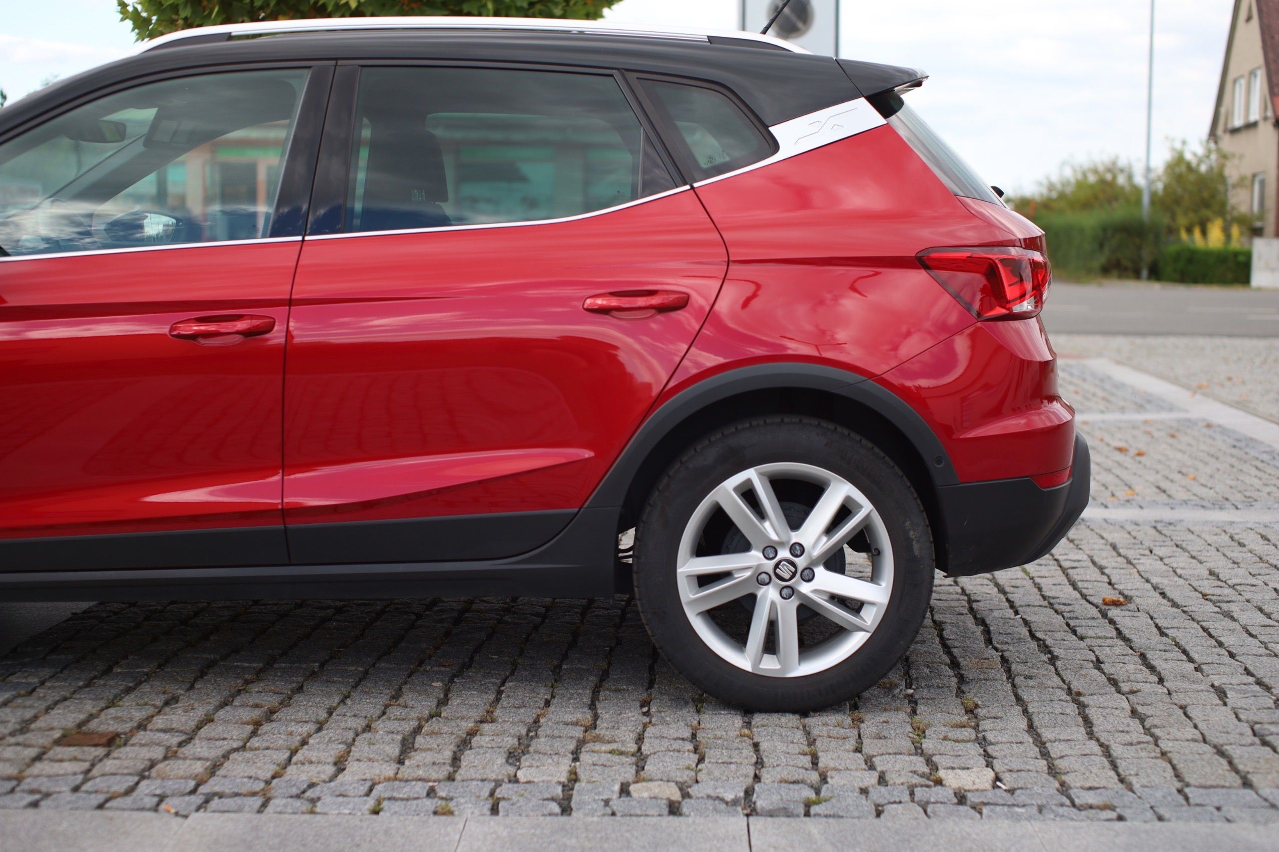 Seat Arona, FR 1.0 TGI, super stav - fotka 6