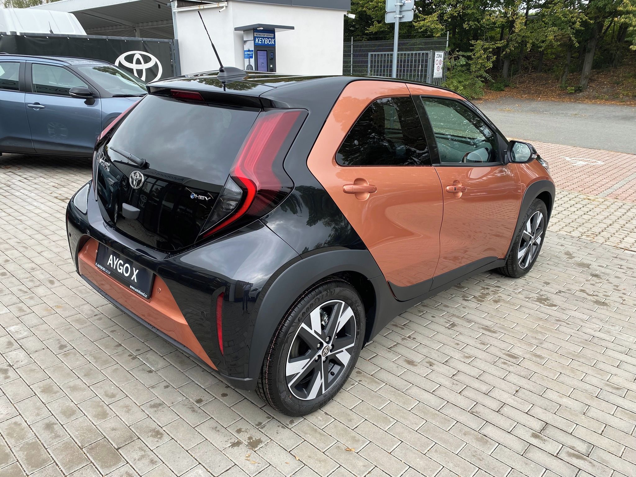 Toyota Aygo, 1.5 HEV STYLE SMART - fotka 6