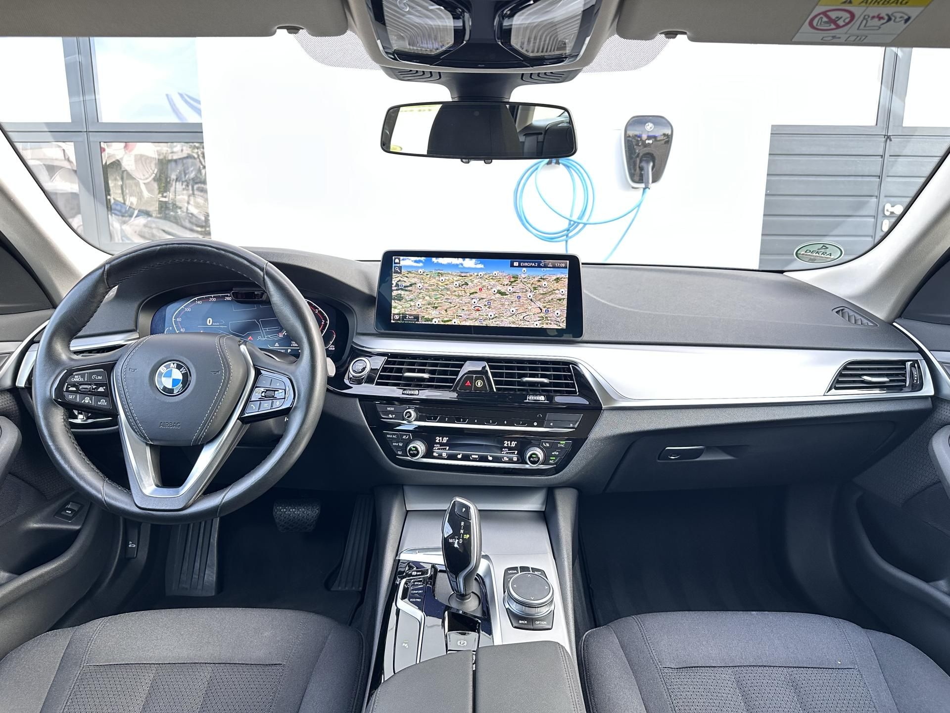 BMW Řada 5, 520d Touring, Head-up, Tažné - fotka 6