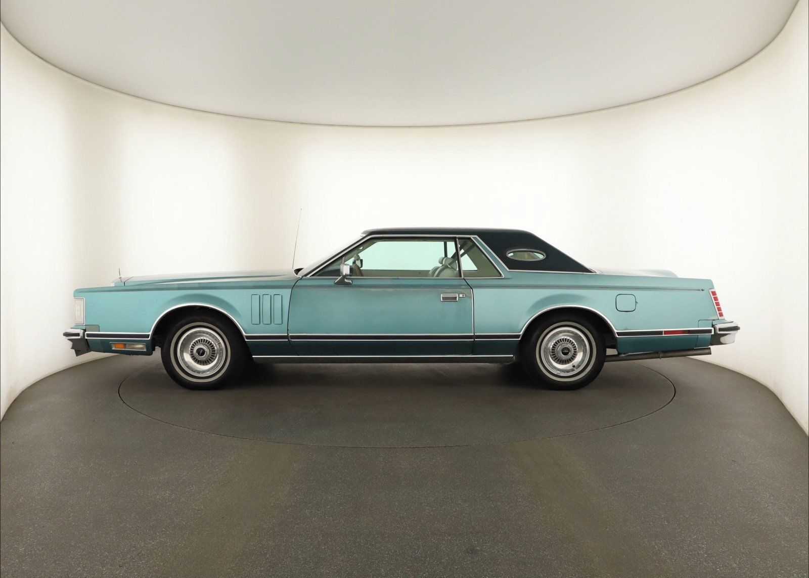 Lincoln Continental, 4.6 V8, Automat - fotka 3