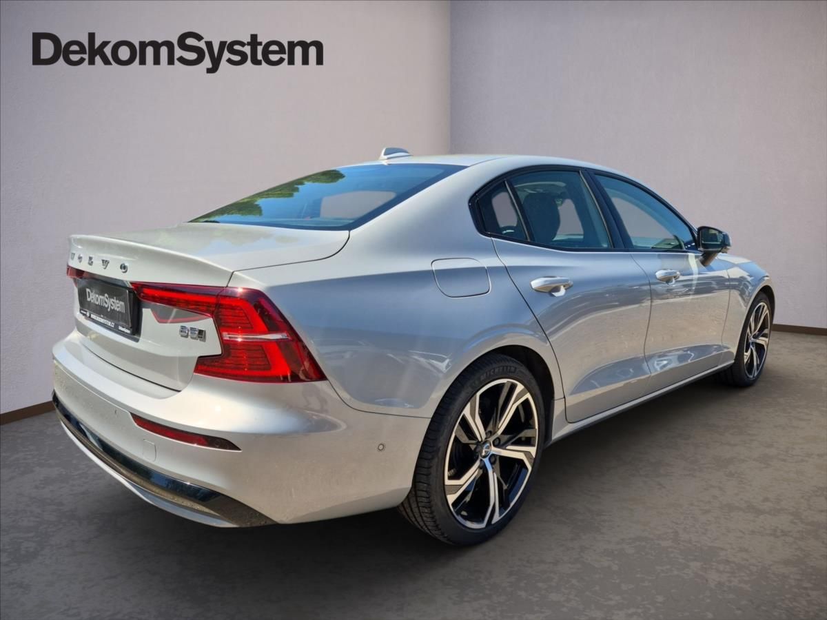 Volvo S60, 2,0 B5 AWD Ultimate Dark - fotka 4