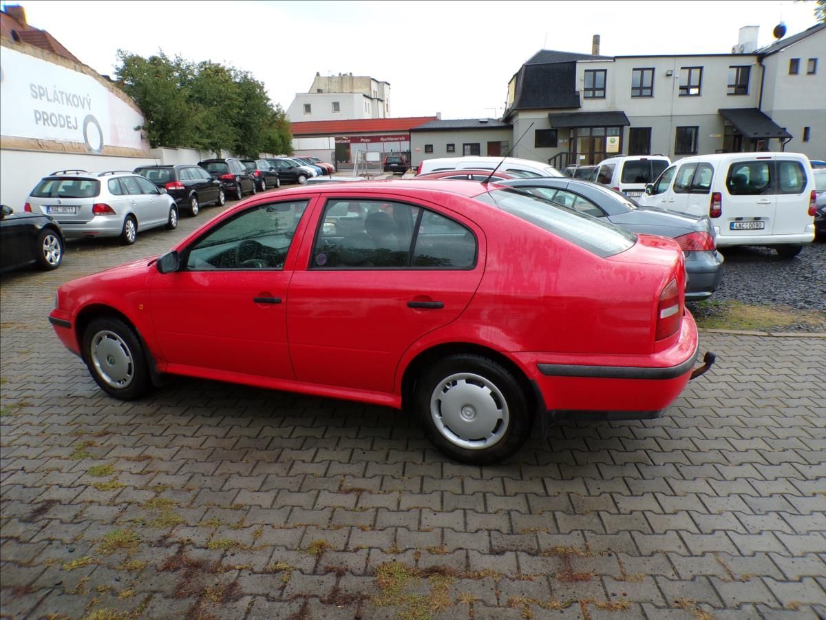 Škoda Octavia, 1,6   TAŽ.ZAŘ. - fotka 6