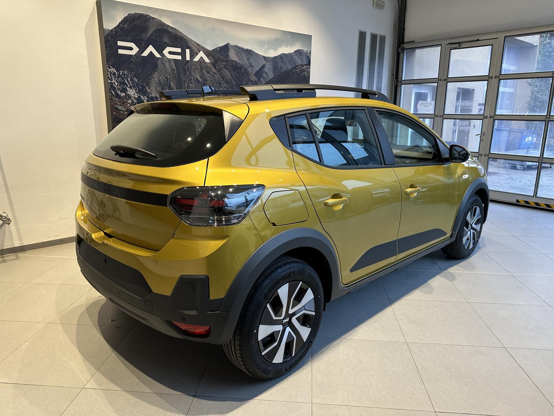 Dacia Sandero, STEPWAY HYBRID 155 - ŘÍJEN - fotka 3