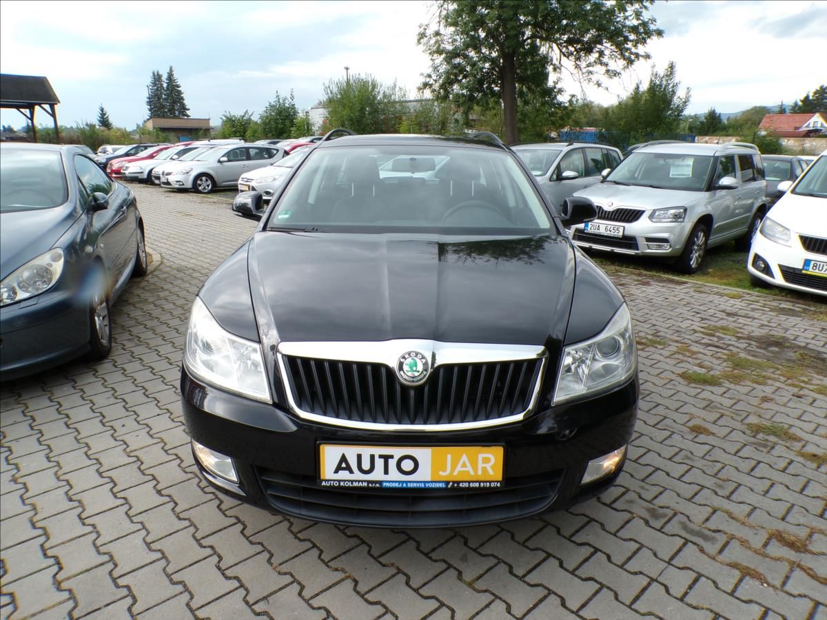 Škoda Octavia, 1,2 TSI-77KW  TEMPOMAT - fotka 3