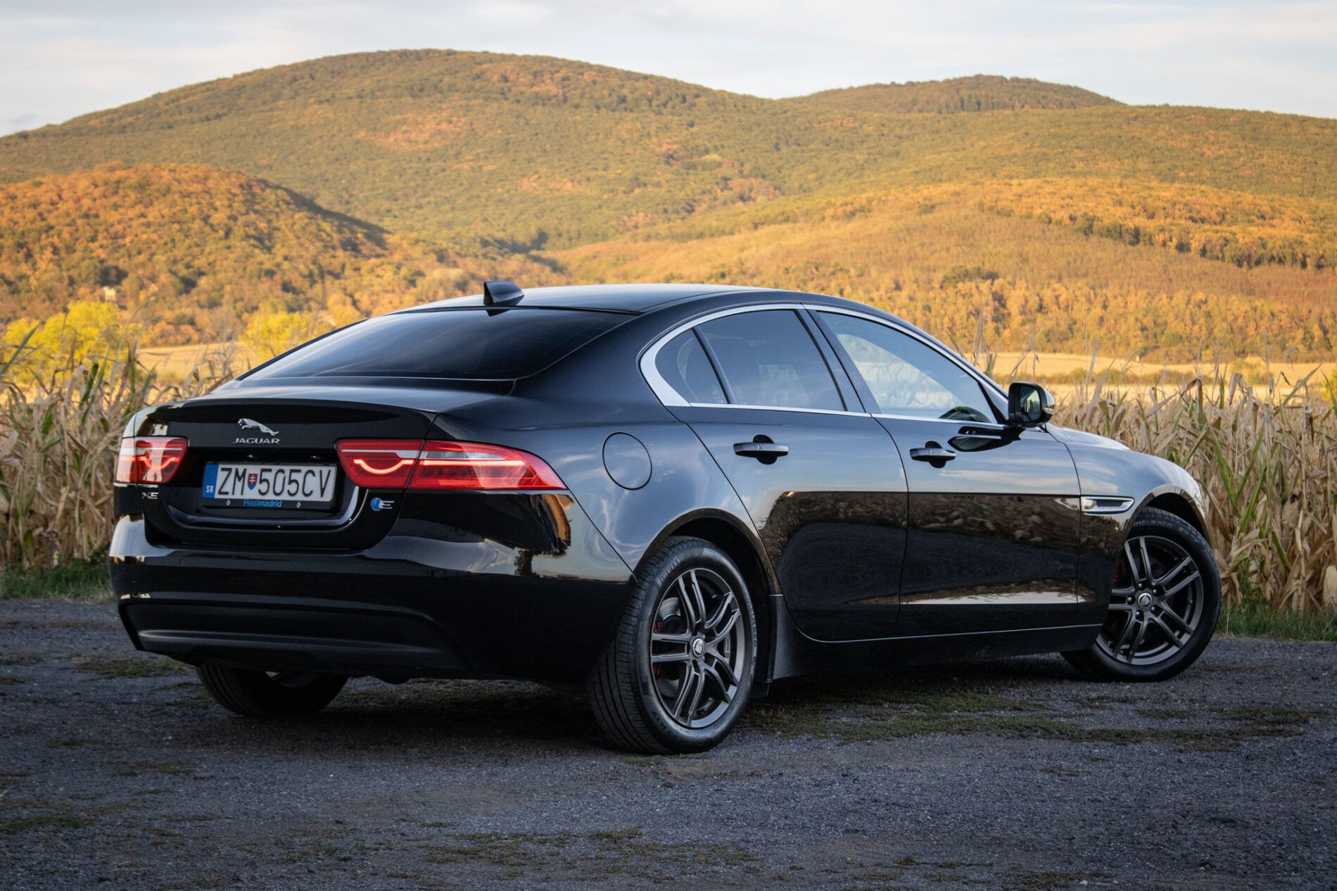 Jaguar XE - fotka 5