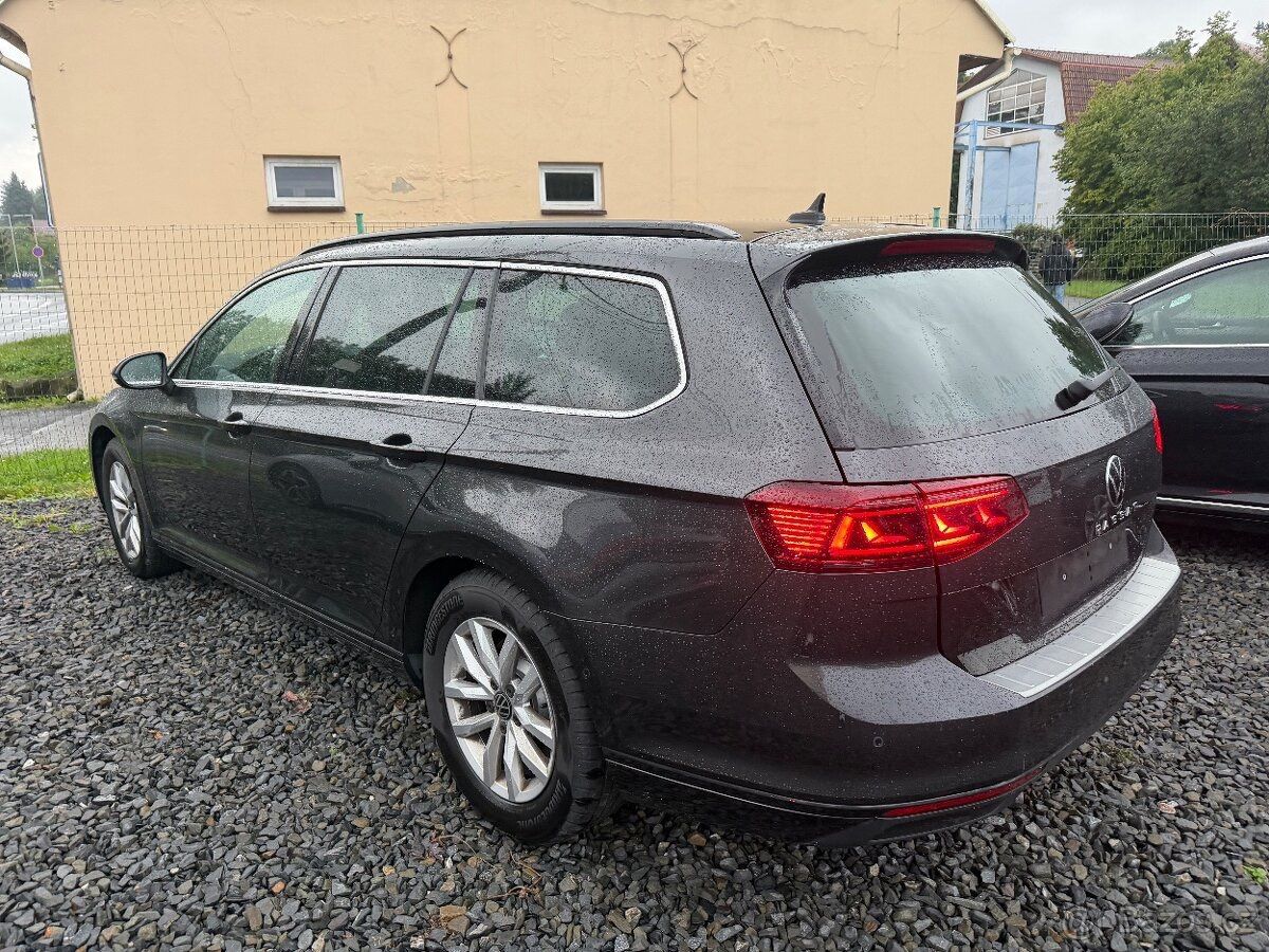 Volkswagen Passat, B 8.5 2.0 TDI 110KW WEBASTO TA - fotka 2