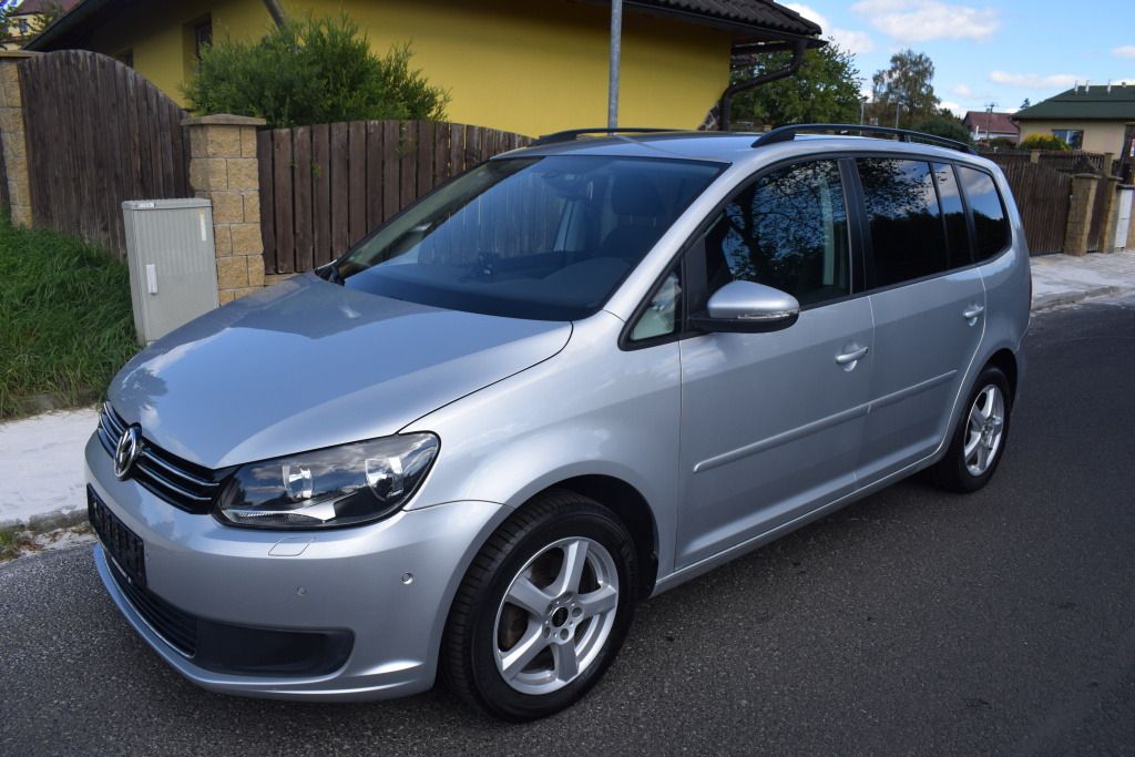 Volkswagen Touran, 1.6 TDI DSG, 77kW, málo KM
