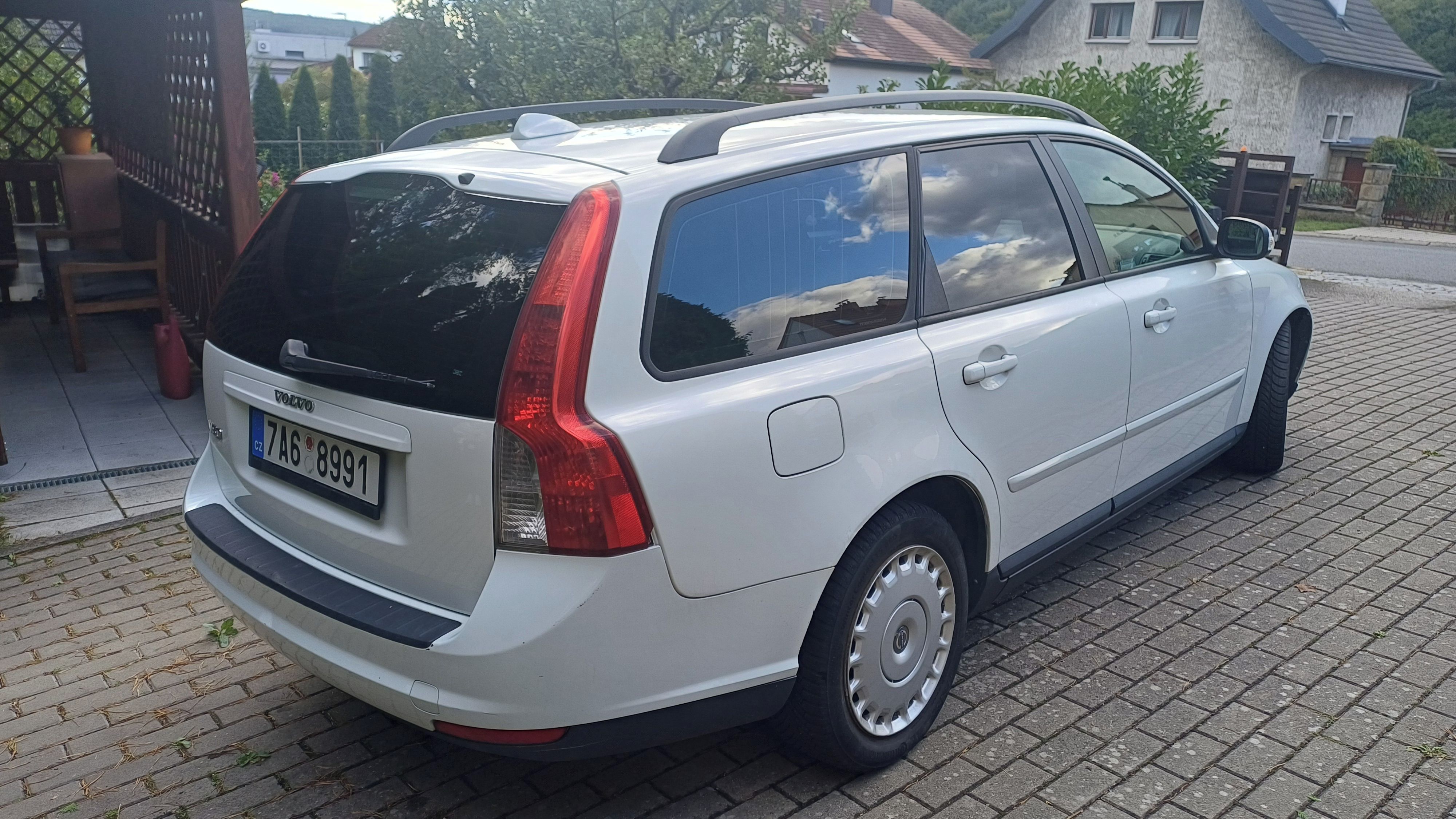 Volvo V50, 2,0 D - fotka 4