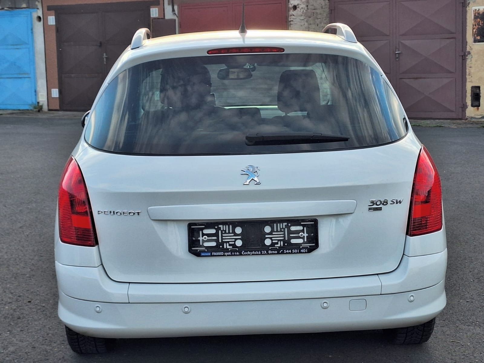 Peugeot 308, 1.6 eHDI 84KW 6 rychlostí - fotka 4