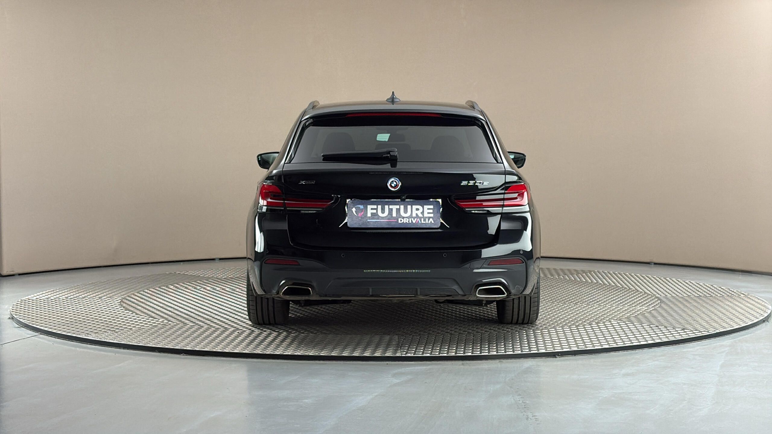 BMW Řada 5, 530e AUT xDrive M-paket Tourin - fotka 5