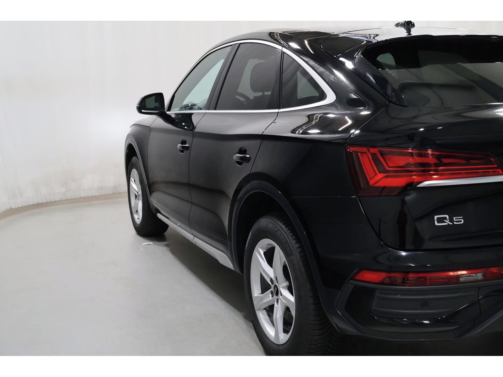 Audi Q5, Sportback 40 TDI quattro*Navi* - fotka 5