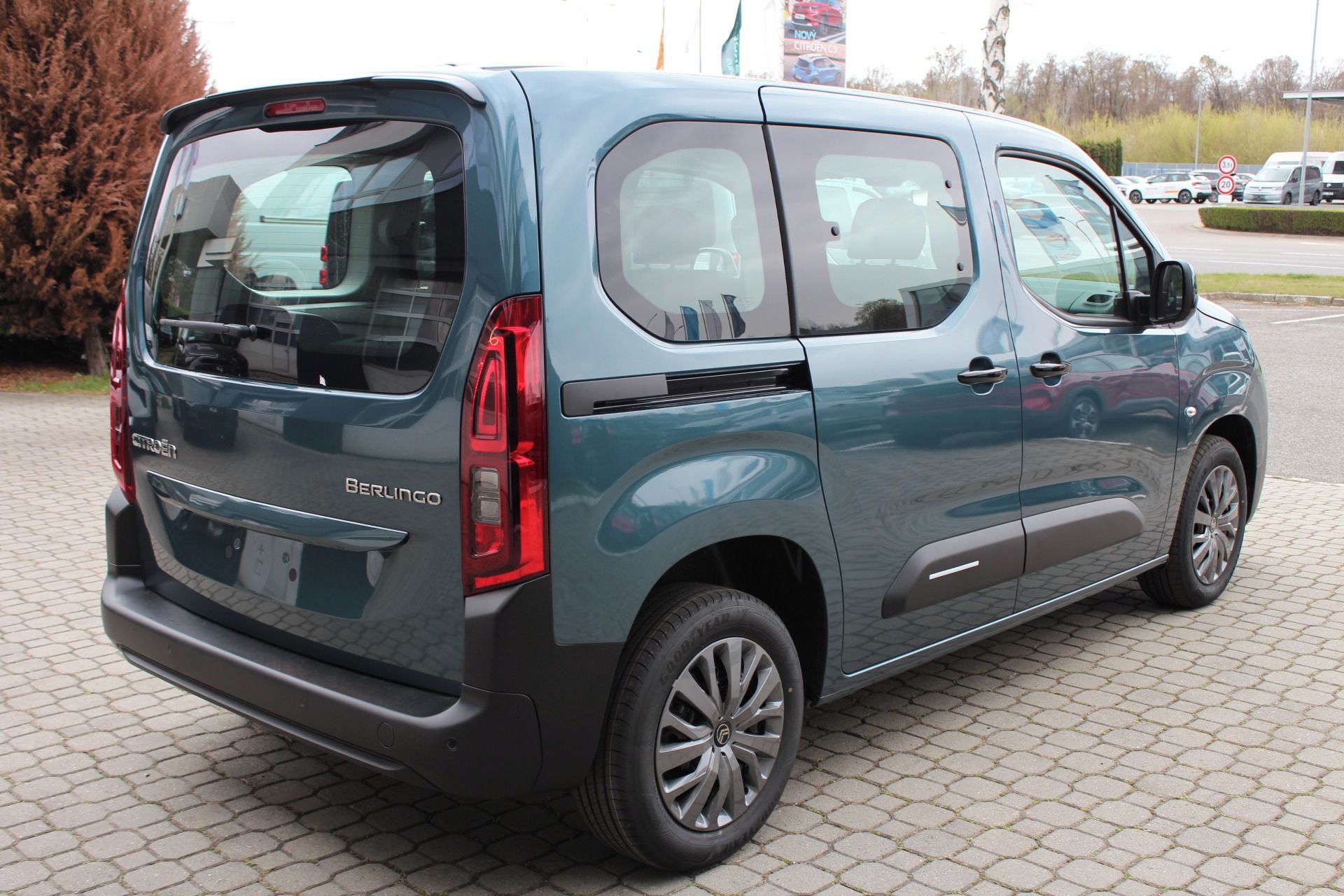Citroën Berlingo, PLUS Petrol 110k Manual - fotka 5