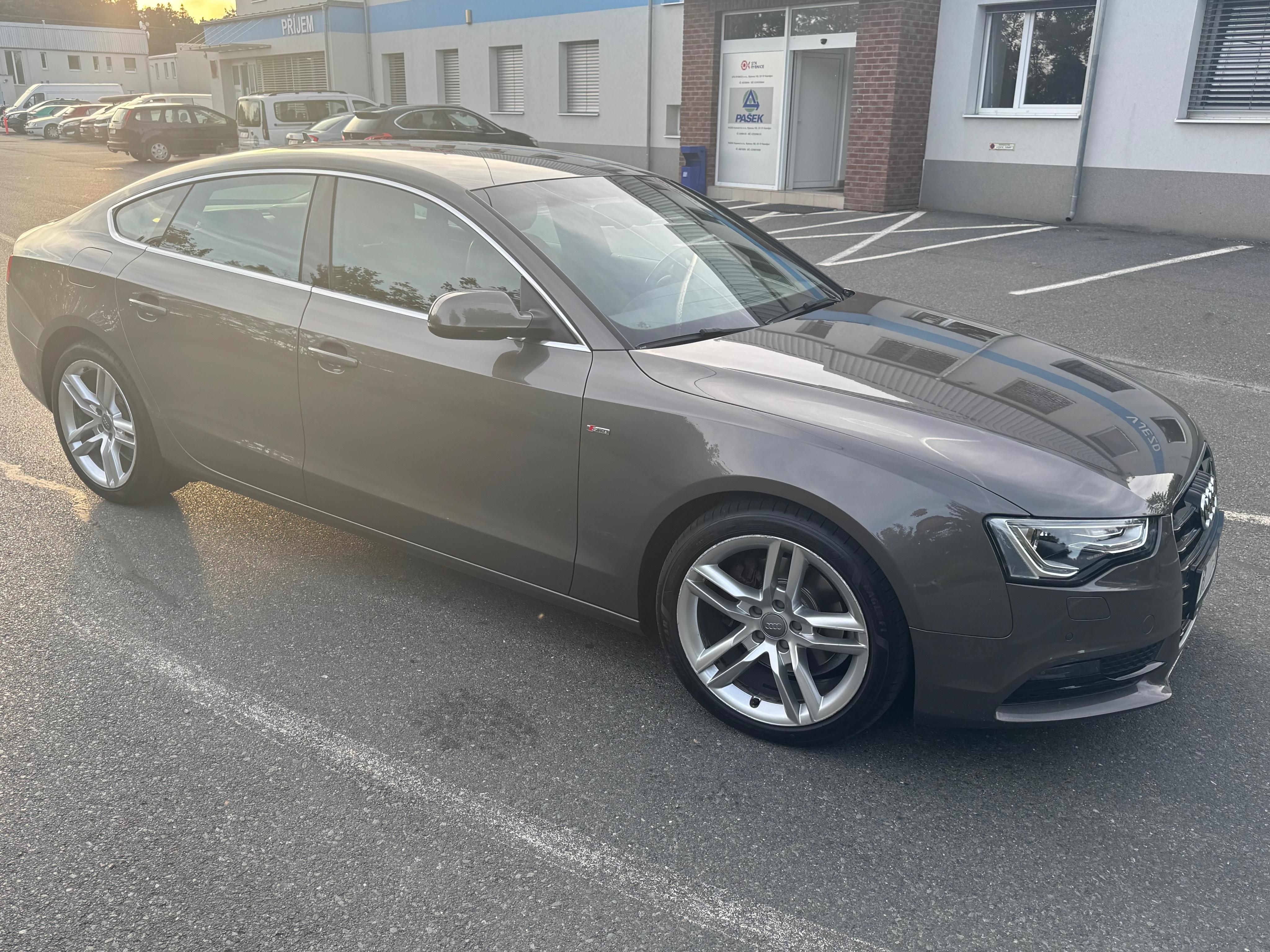 Audi A5, 2.0tdi  2x S-LINE TOP STAV - fotka 2