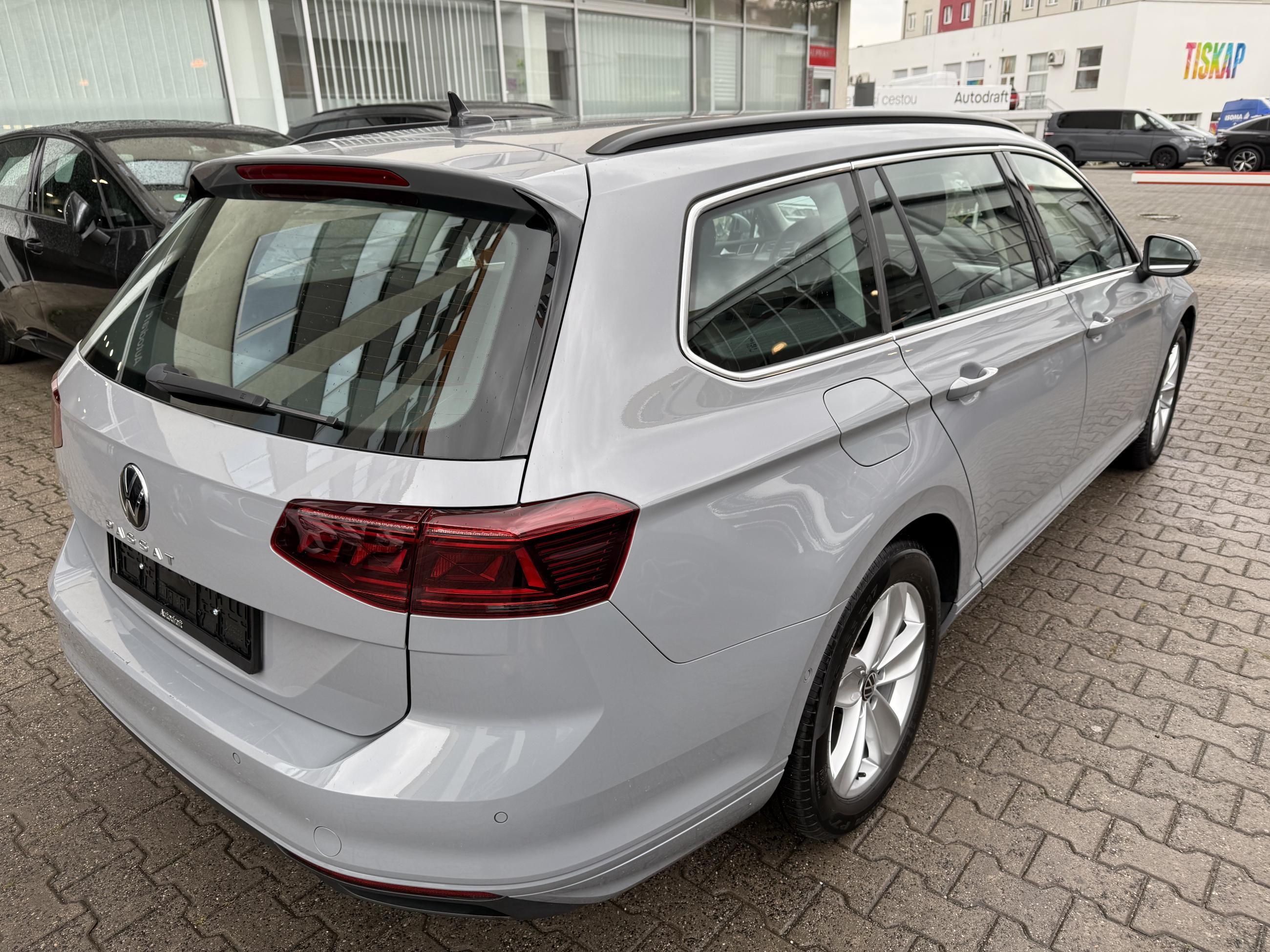 Volkswagen Passat, 2.0 TSI 140kW DSG / Webasto - fotka 6