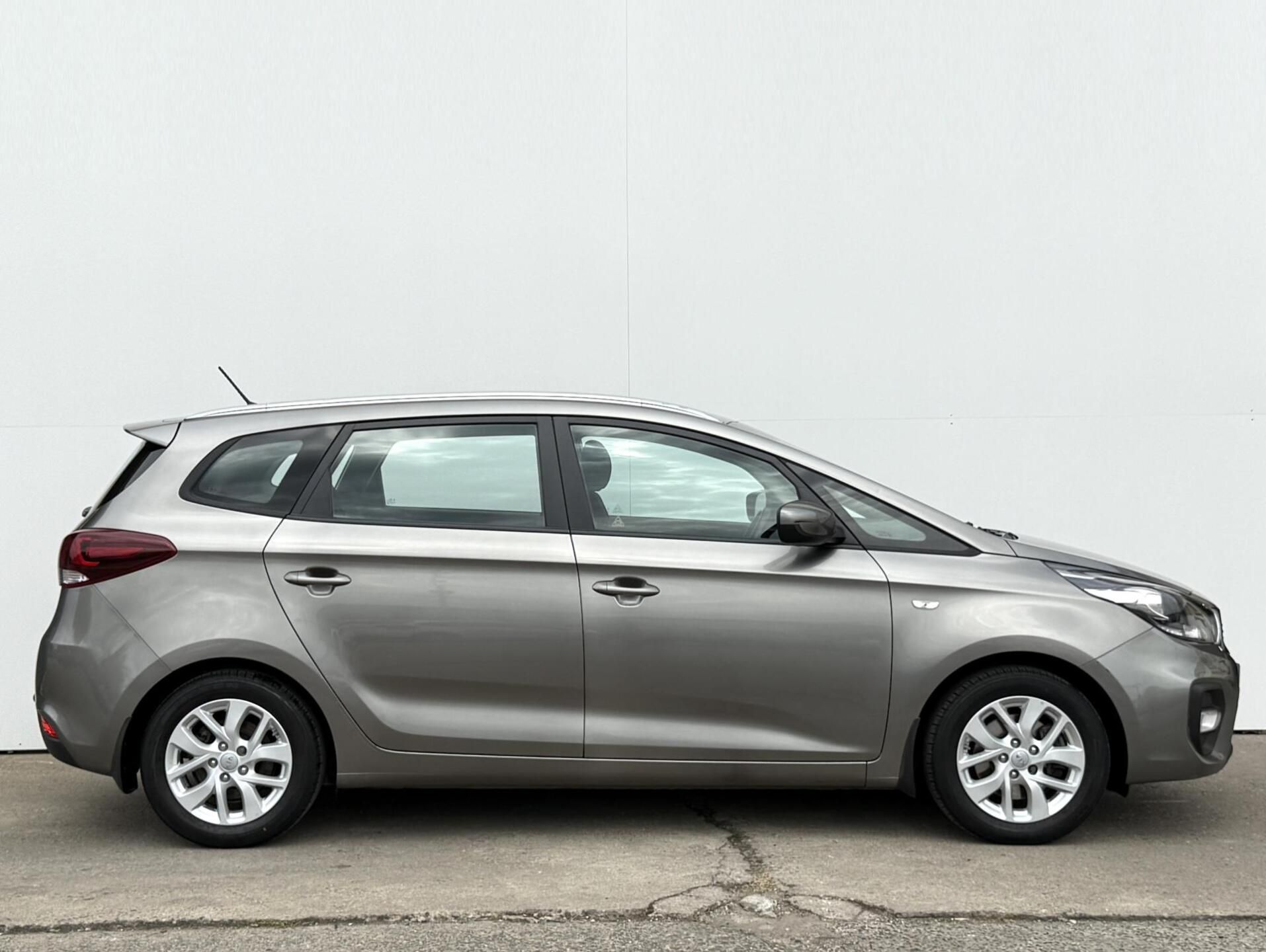 Kia Carens, 1.6 GDI 99kW Comfort - fotka 3