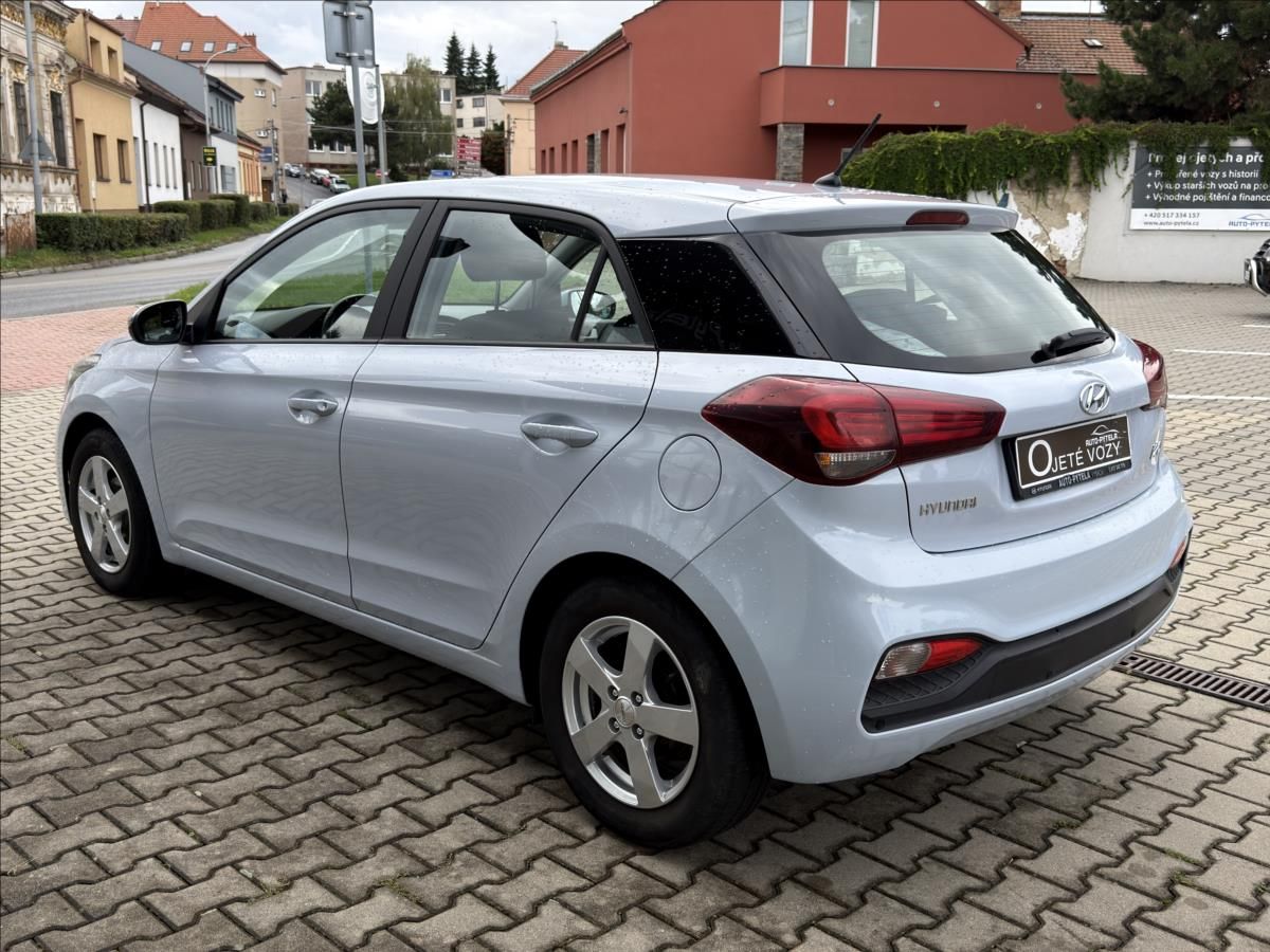 Hyundai i20, 1,3 i, MT  Classic Club - fotka 5