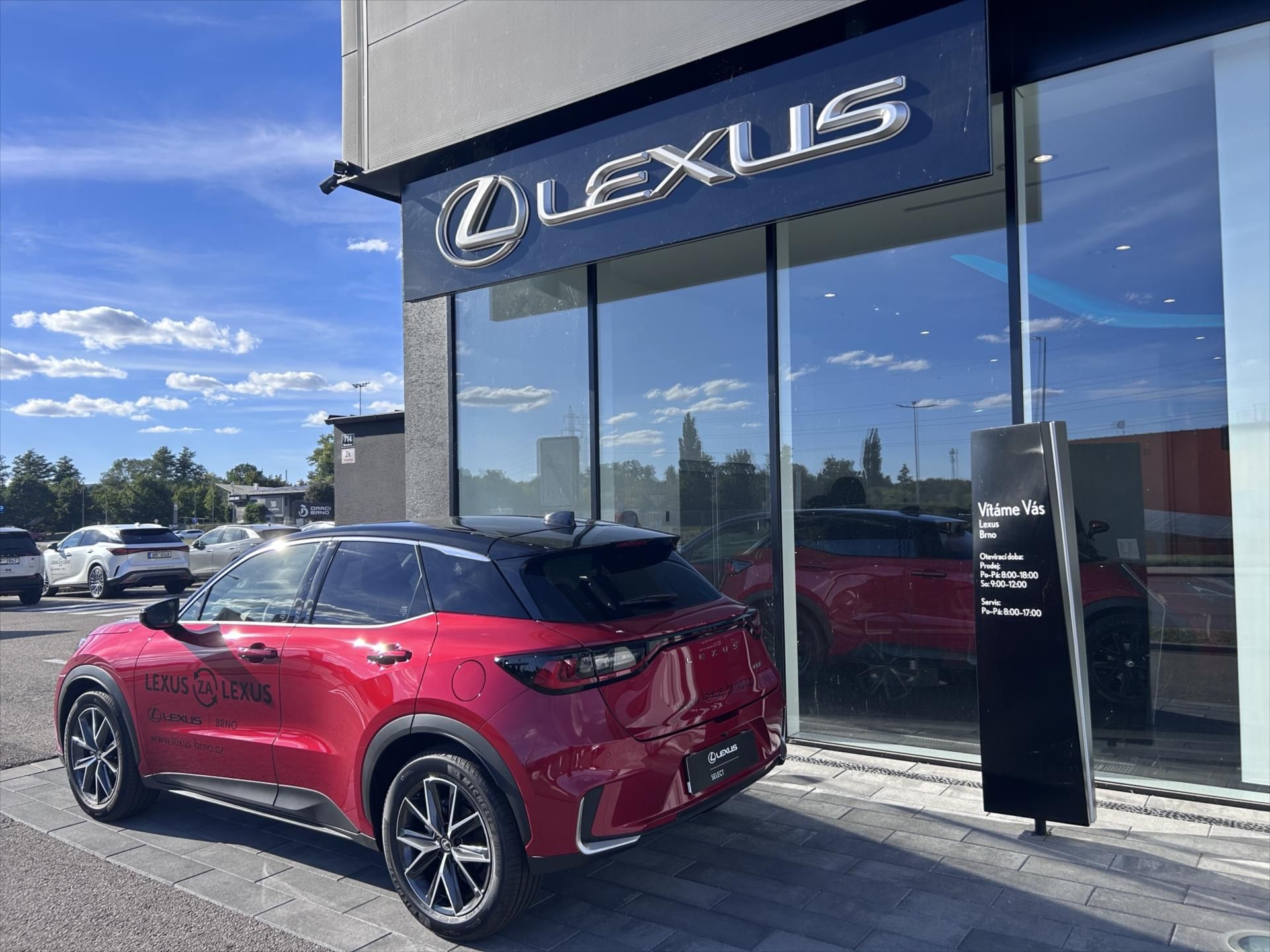 Lexus LBX, 1.5   Emotion Tech - fotka 3