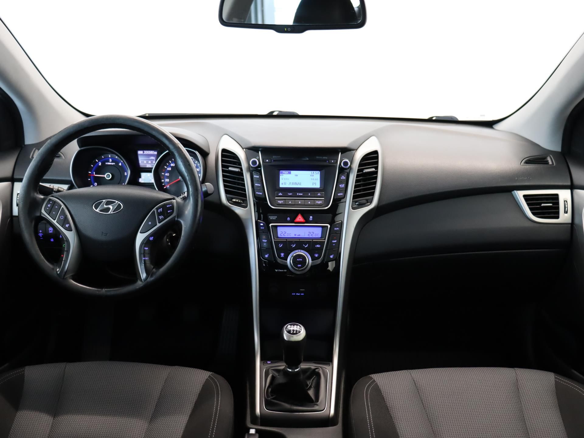 Hyundai i30, Combi 1.6 CRDi 81kW Trikolor - fotka 5