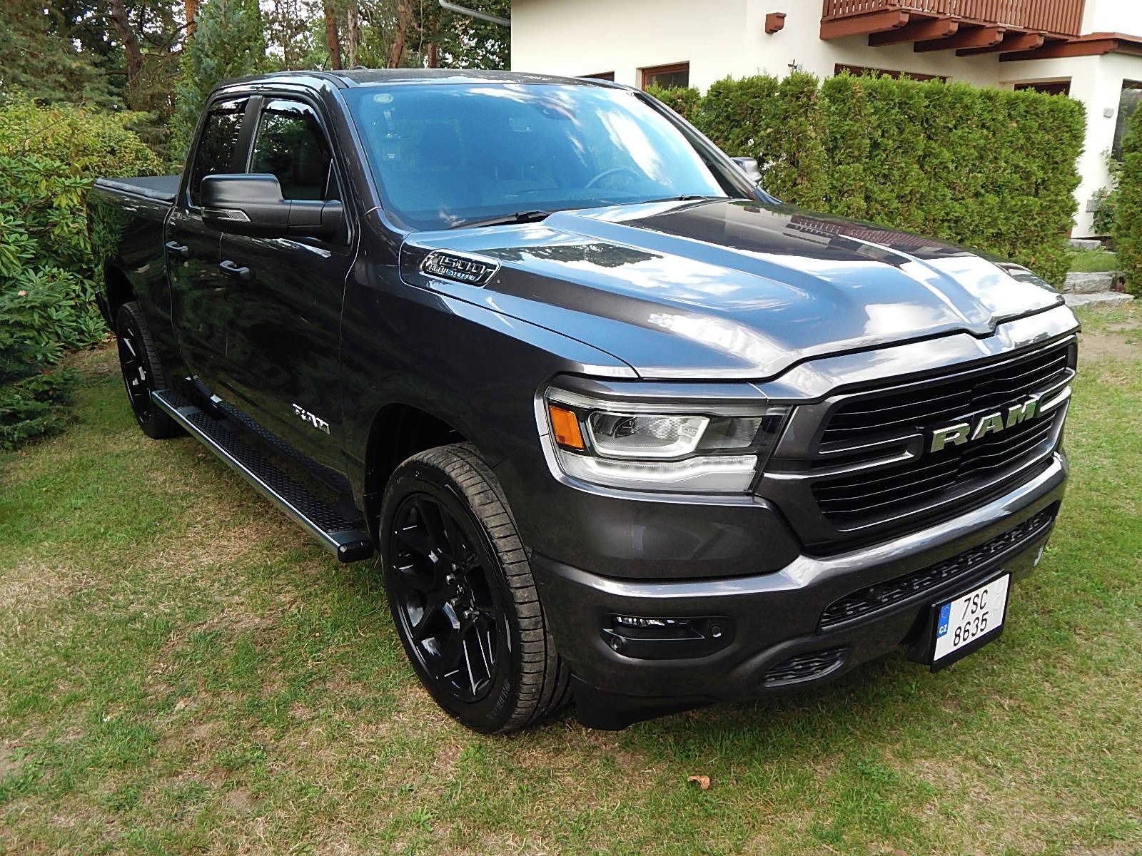 Dodge Ram, 5.7 V8-6'4" KORBA-6MÍST-40TKM - fotka 3