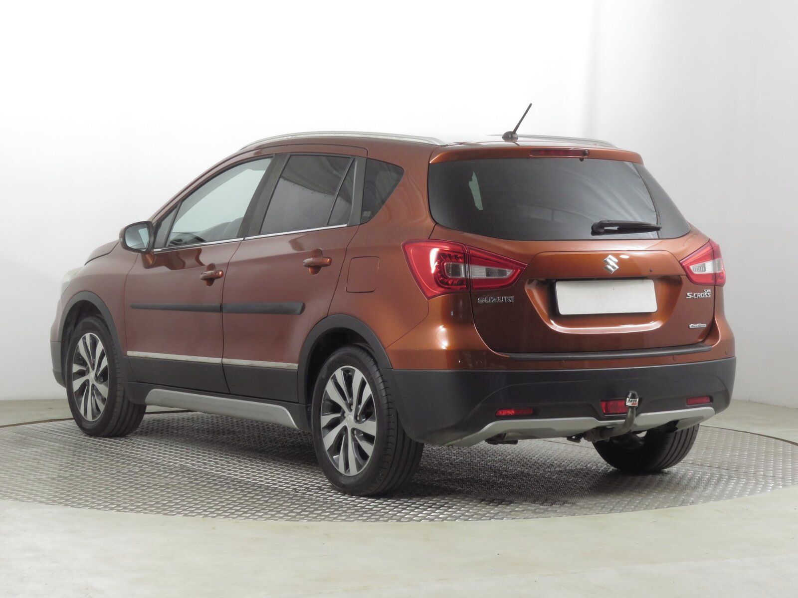 Suzuki SX4 S-Cross, 1.4 BoosterJet, 4X4 - fotka 4