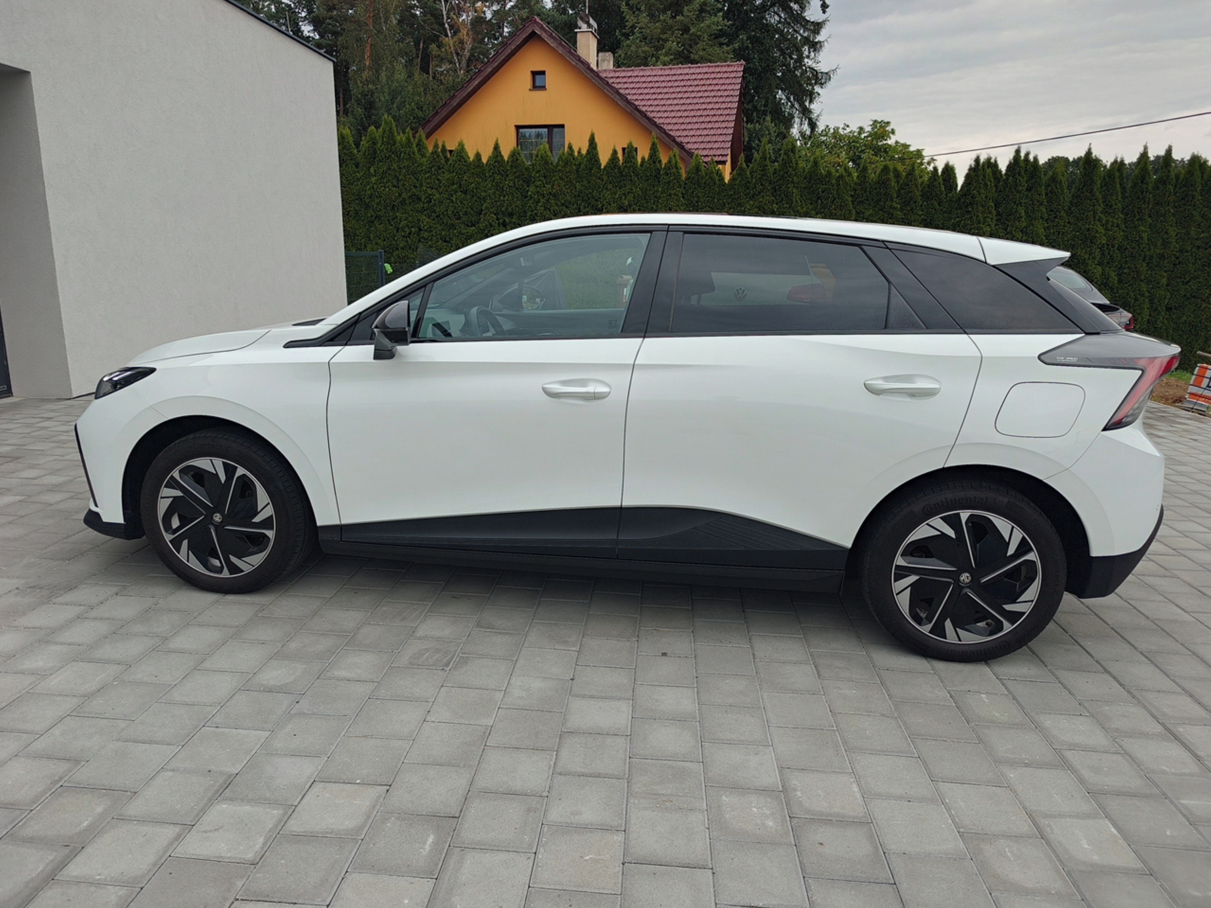 MG MG4, MG4 Luxury 64/150kW SOH 93,3% - fotka 6