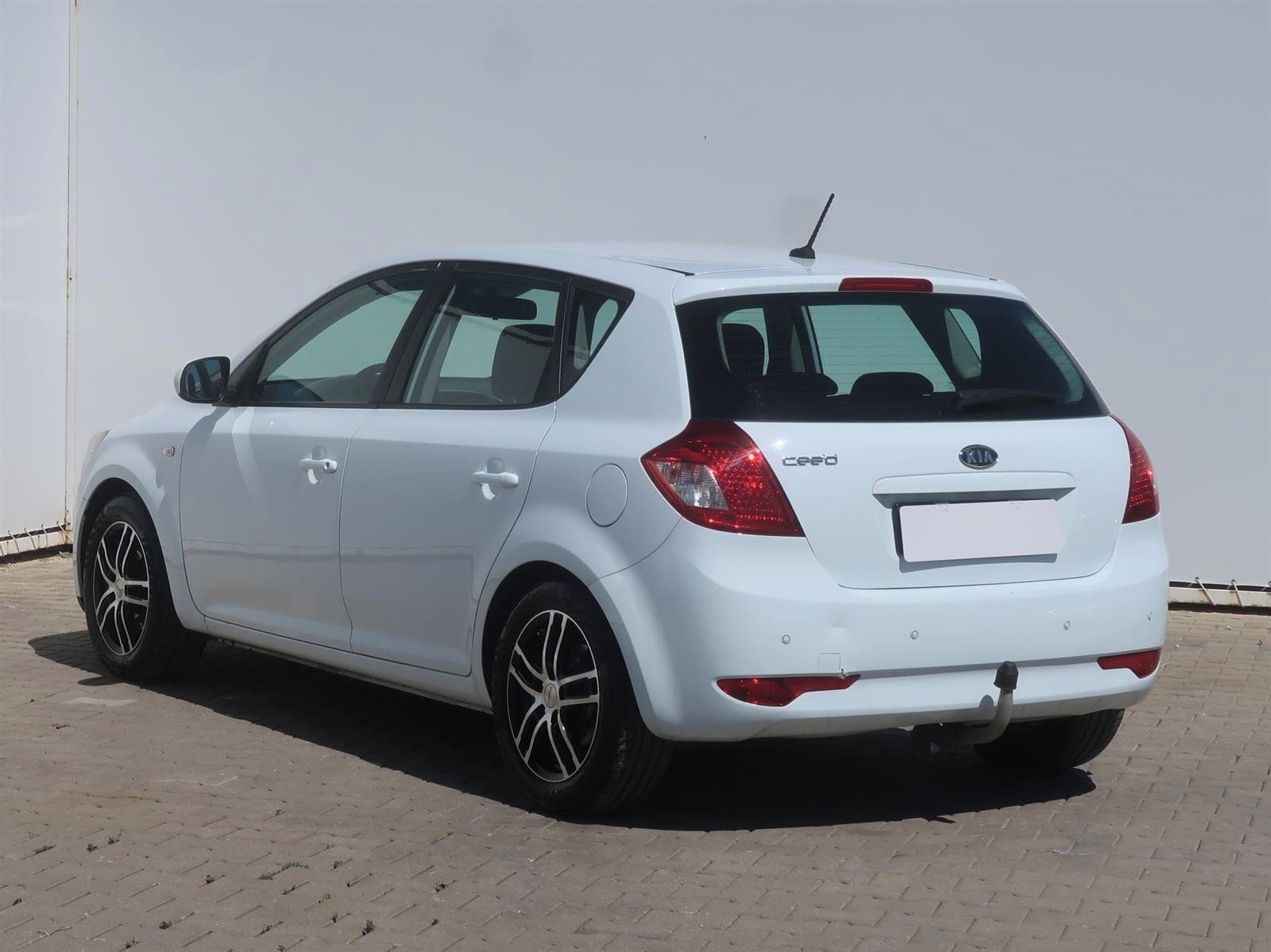 Kia Cee´d, 1.4 CVVT, Serv.kniha - fotka 4