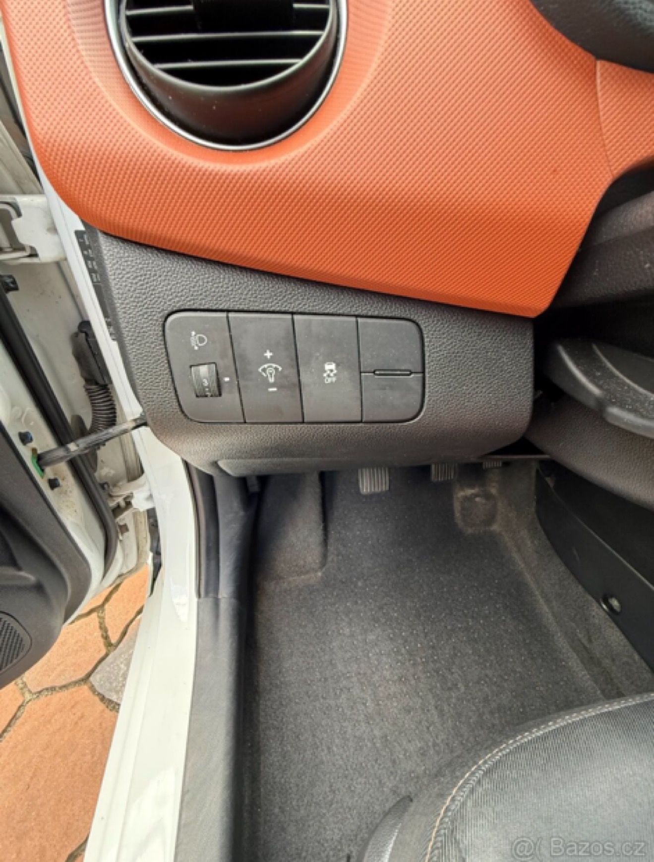 Hyundai i10, 1.0 MPI- Drahý servis hotov - fotka 4
