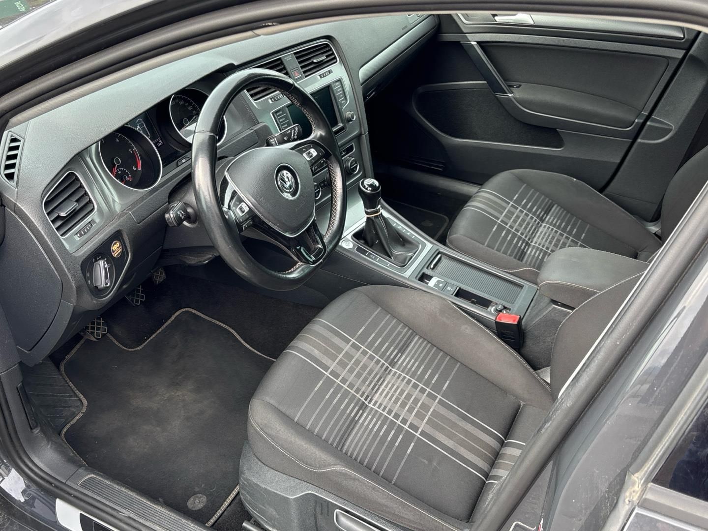 Volkswagen Golf, 2.0 TDI / 110 kW Comfortline - fotka 5