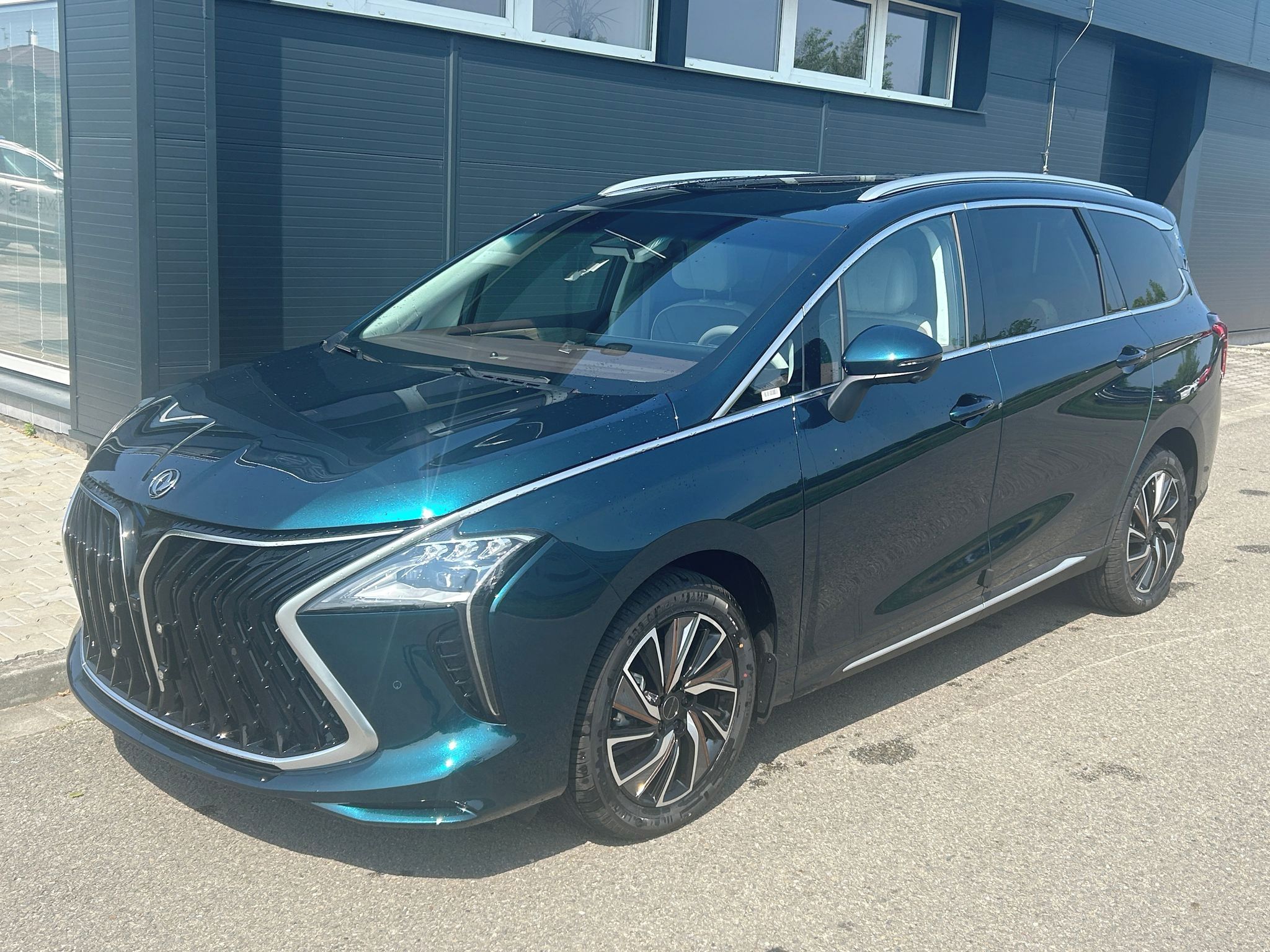Dongfeng U-Tour, EXCLUSIVE FR