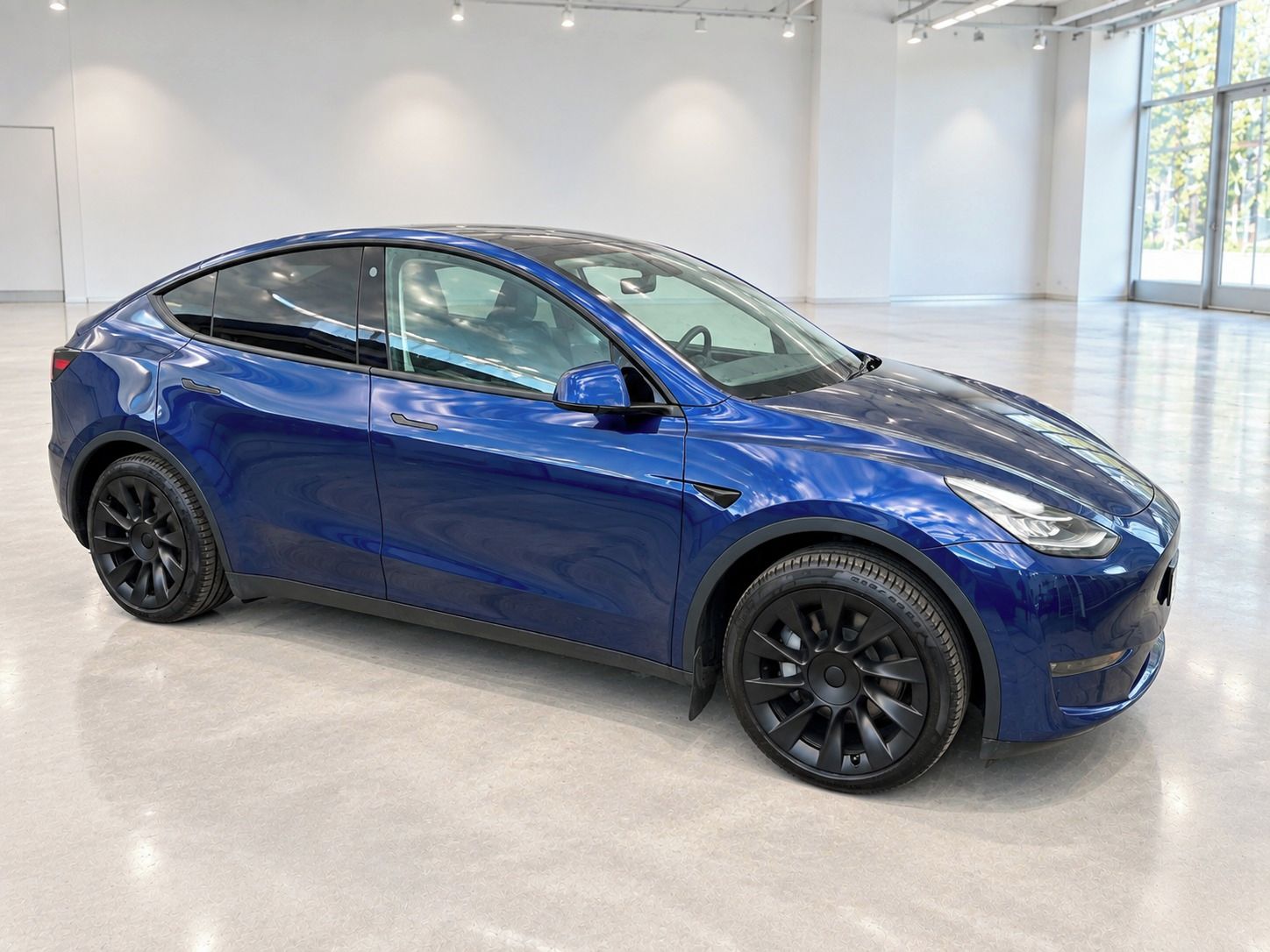 Tesla Model Y, Long Dual Motor AWD-FSD-2022 - fotka 2