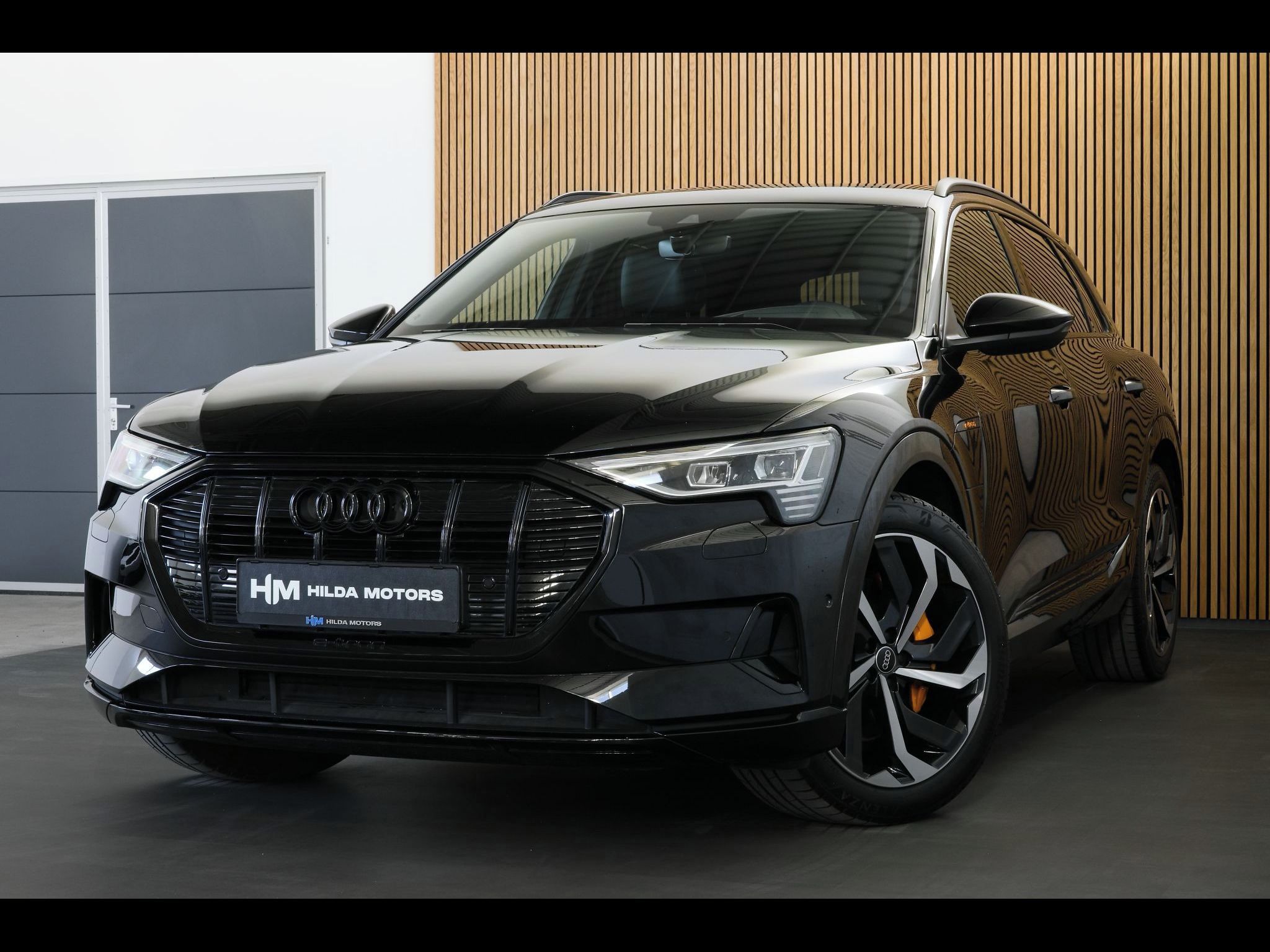 Audi e-tron, 55 300kW Pano NightV HUD Tažné - fotka 4