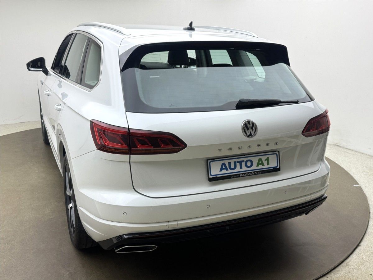 Volkswagen Touareg, 3,0 R-LINE VZDUCH NV MATRIX ČR - fotka 6