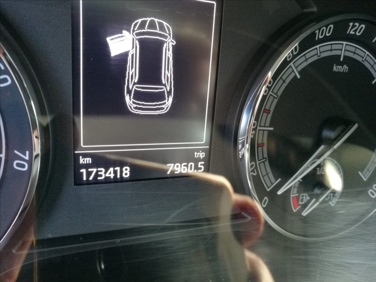 Škoda Karoq, 1,5 TSi 1.majitel - fotka 5