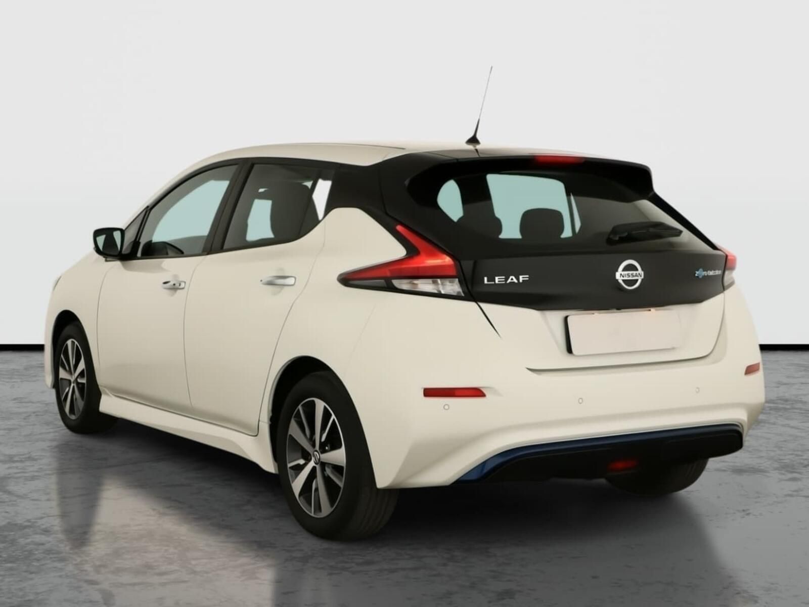 Nissan LEAF, 40 kWh, SoH 92%, Automat - fotka 4