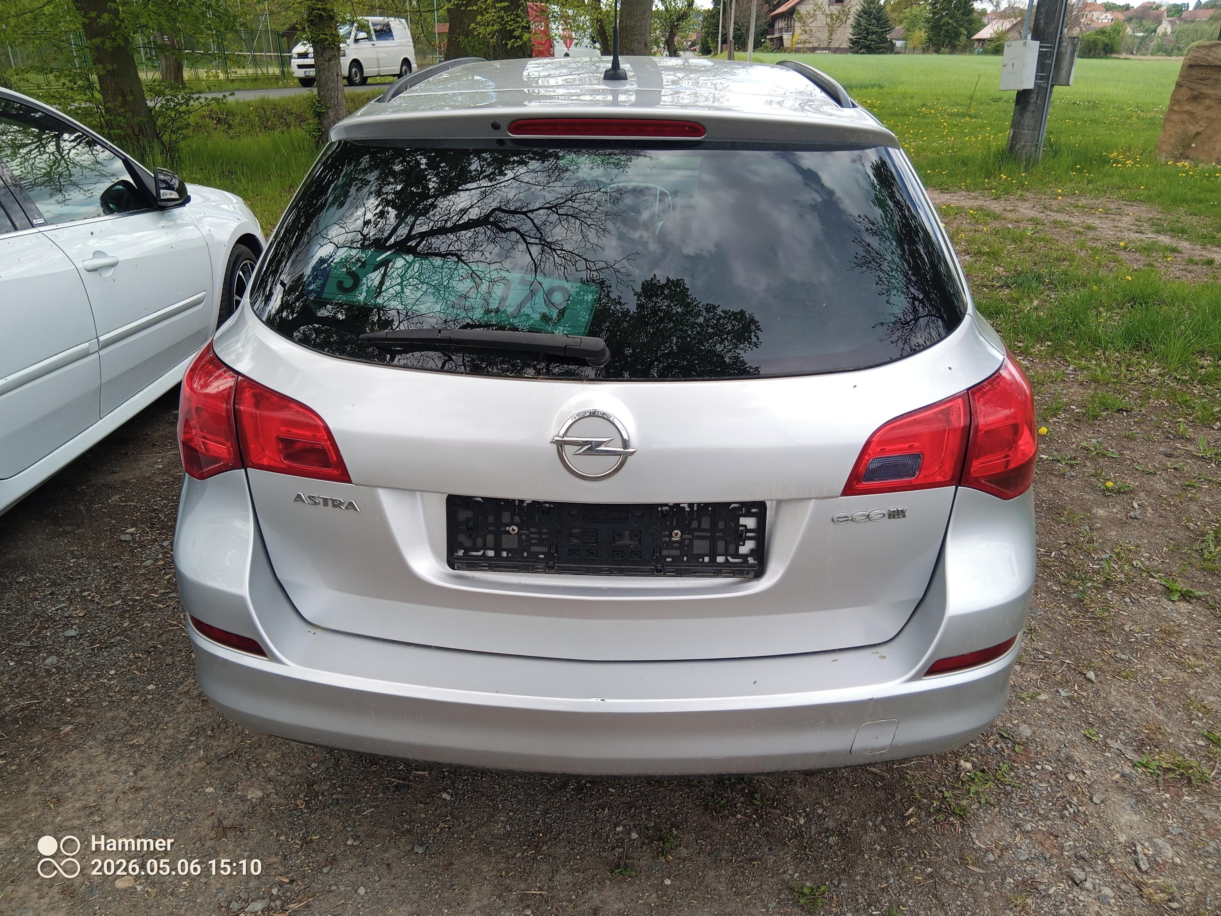 Opel Astra, 1.4  74 KW  125.000 km! - fotka 4