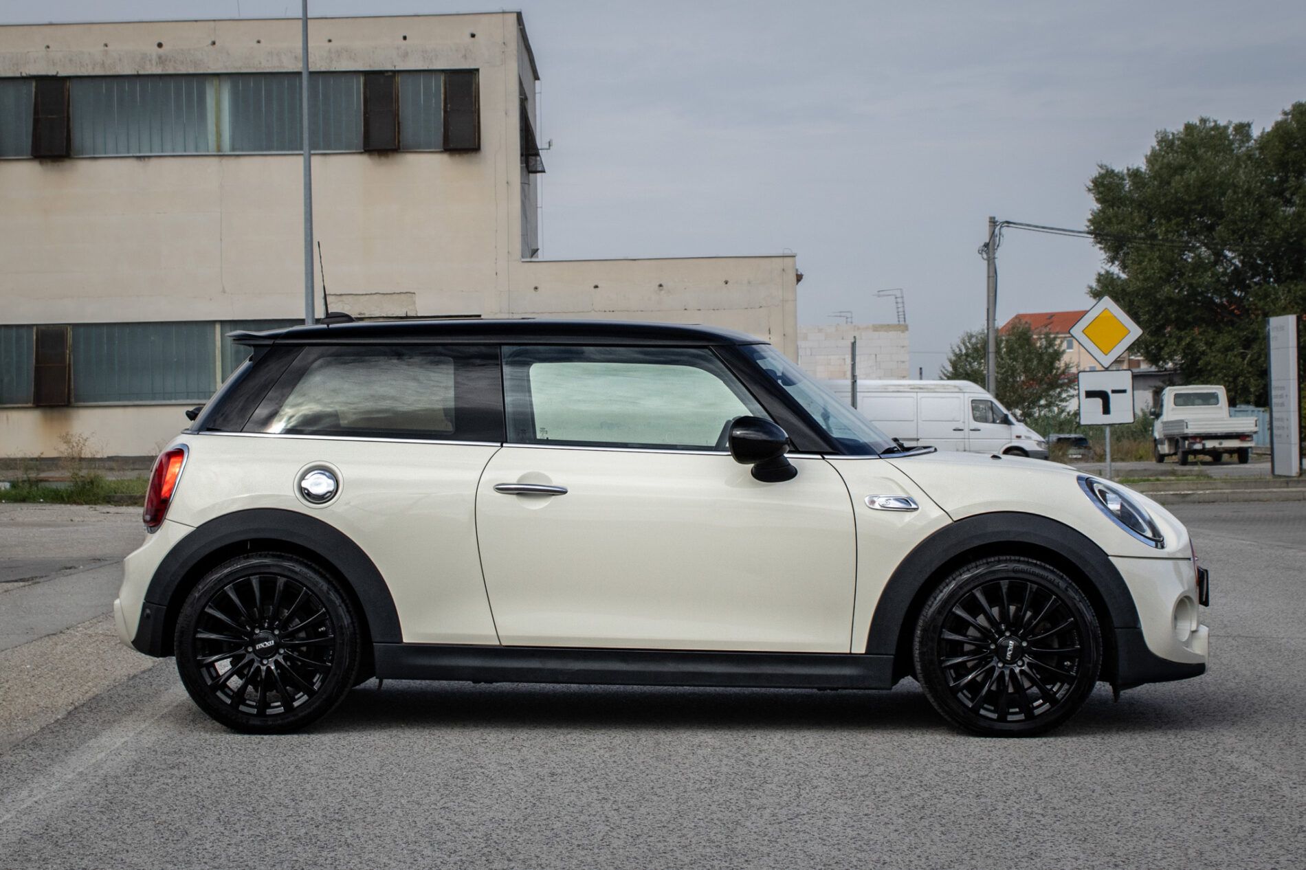 Mini Cooper S - fotka 6