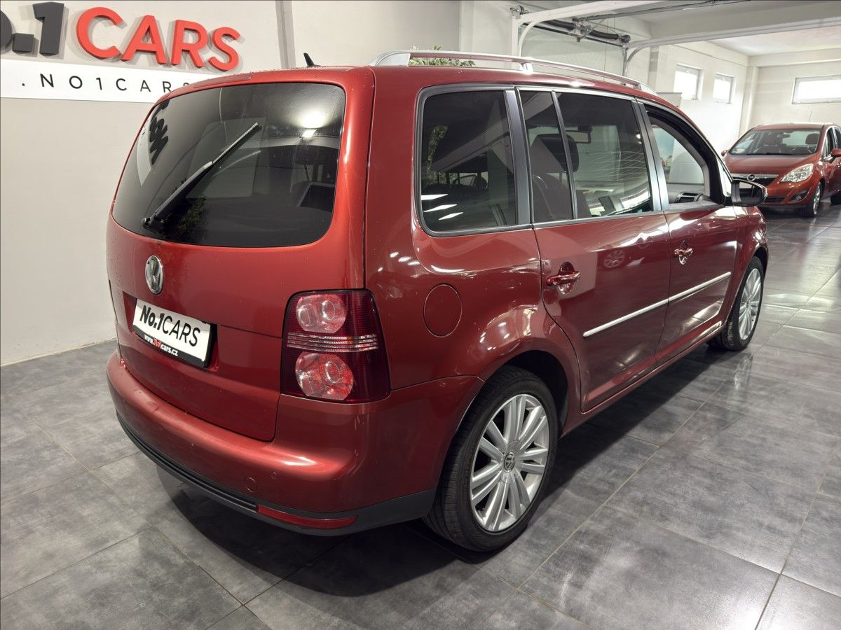 Volkswagen Touran, 2,0   TDI DSG 103KW HIGHLINE - fotka 5