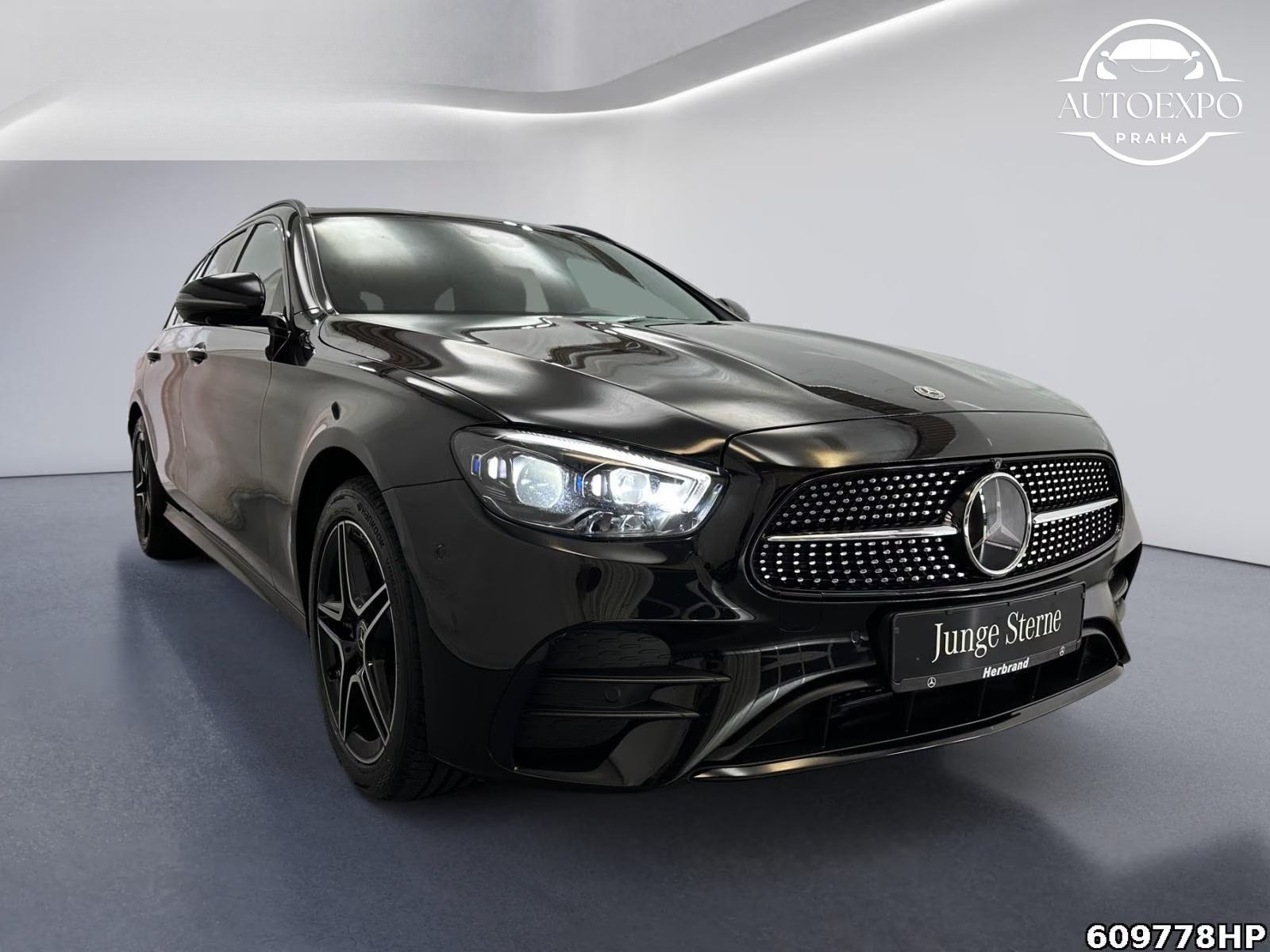 Mercedes-Benz Třídy E, 300de 4M T AMG DISTRONIC - fotka 2
