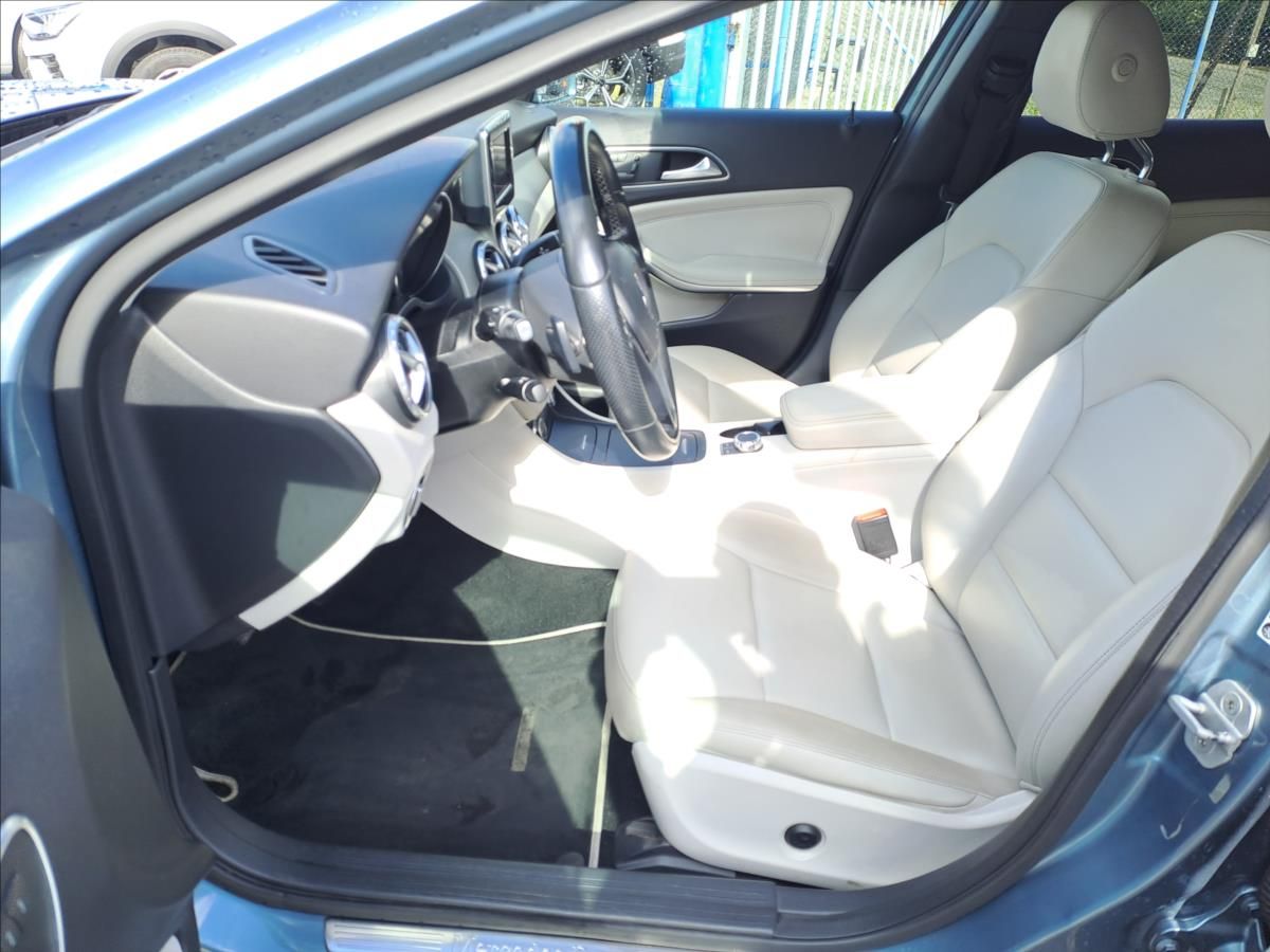 Mercedes-Benz GLA, 250 4MATIC AUTOMAT - fotka 5