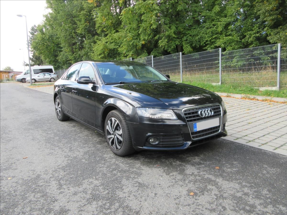 Audi A4, 1,8 TFSi 88Kw, Xenon, VADA MOT - fotka 5