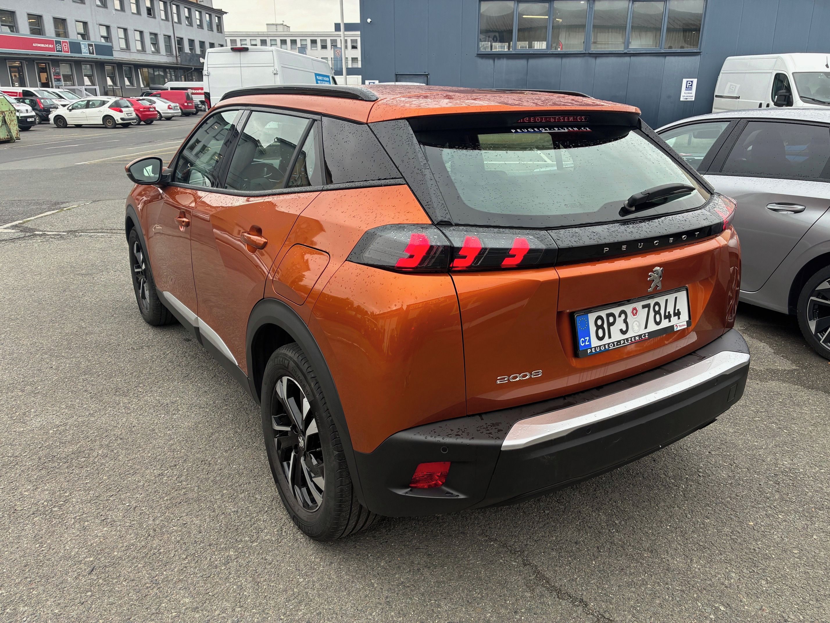 Peugeot 2008, 1,5 BlueHDi Allure 100k MAN6 - fotka 4