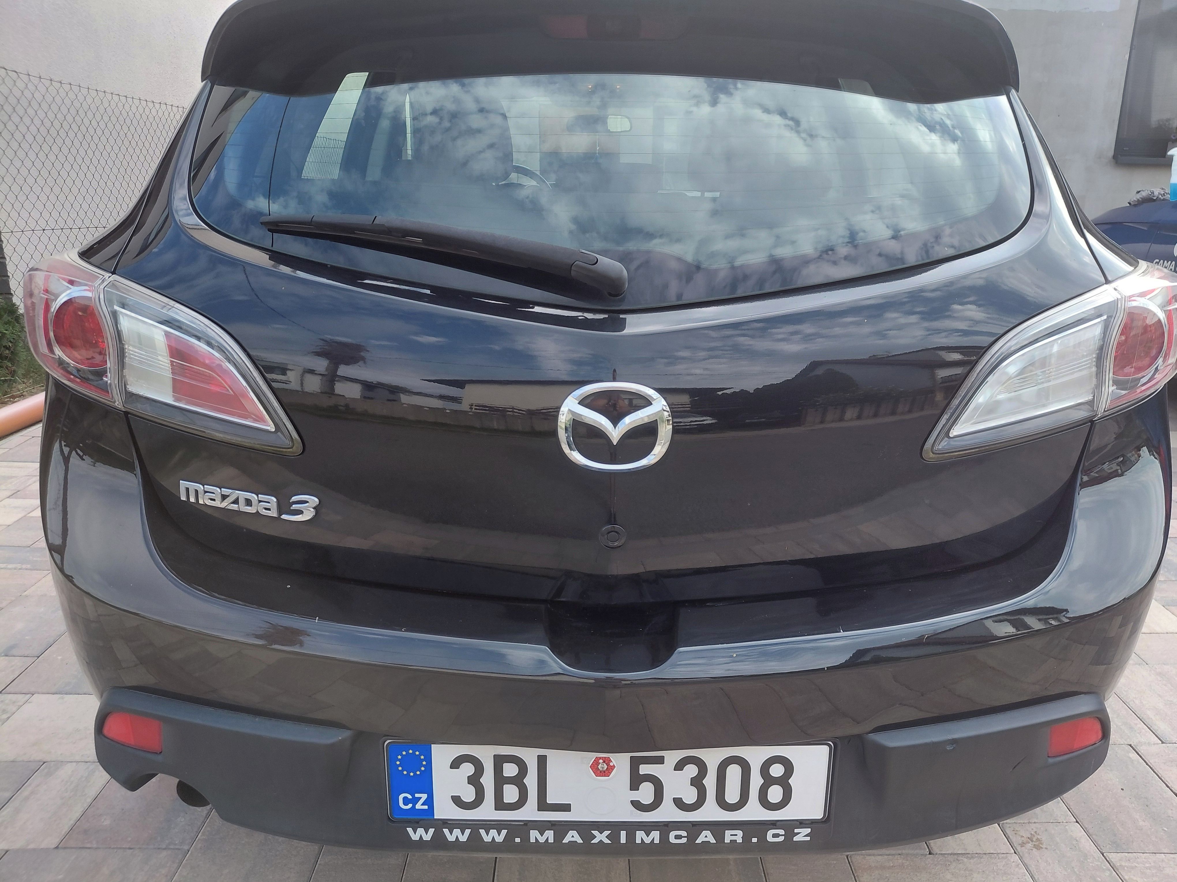 Mazda 3, 1.6 benzín, 77 kW, r. 2010 - fotka 4